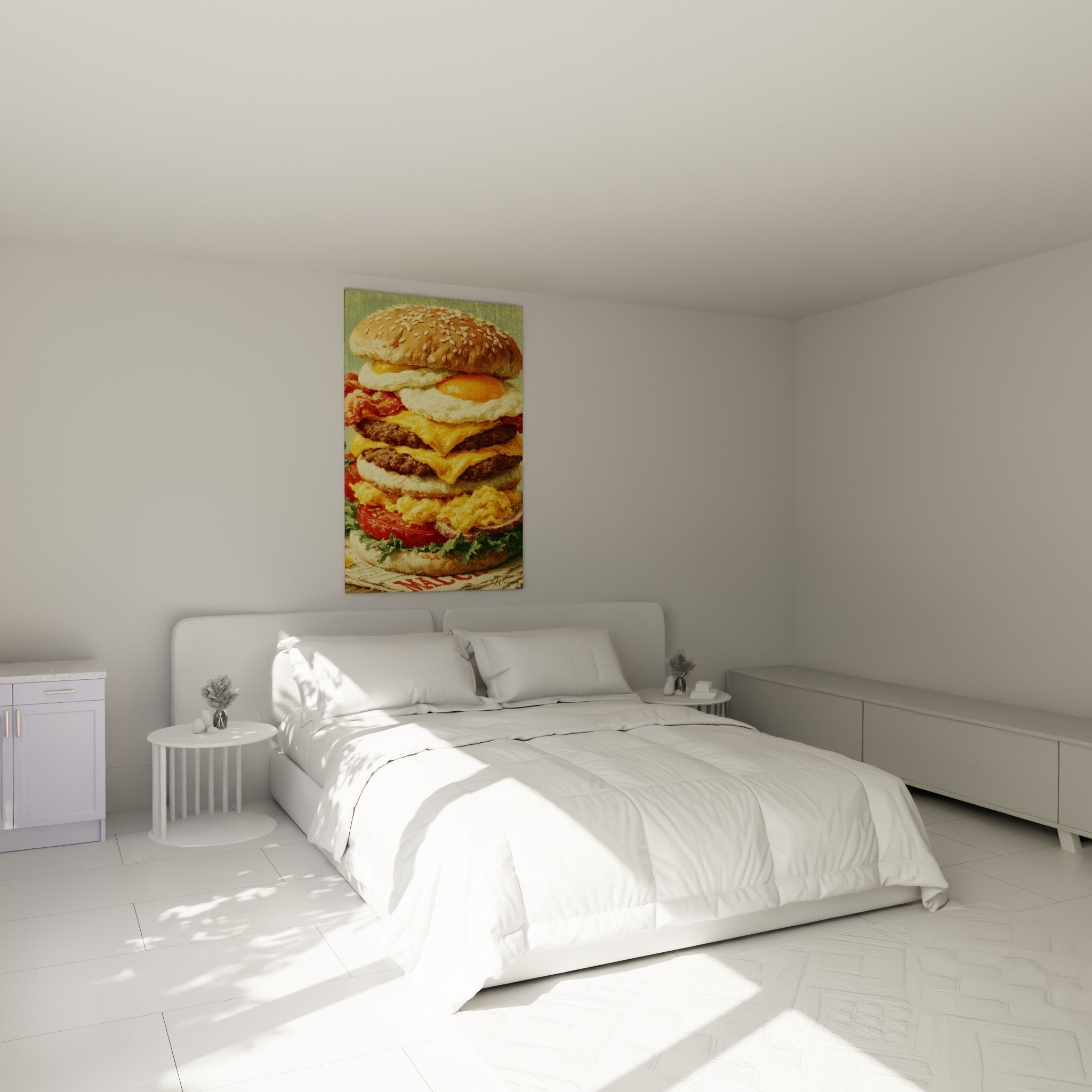 Empilement gourmand de viande, bacon et fromage doré accroché au-dessus d'un lit dans une chambre claire