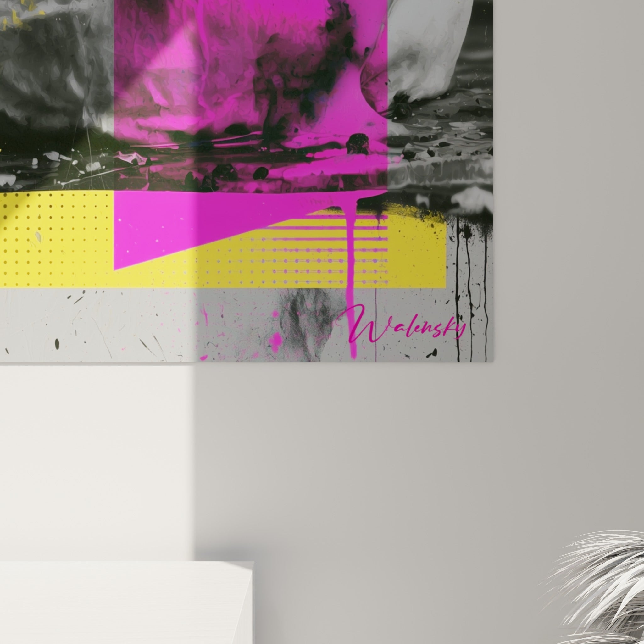 Détail des coulures jaunes et empâtements roses sur la texture du burger imprimé en gros format