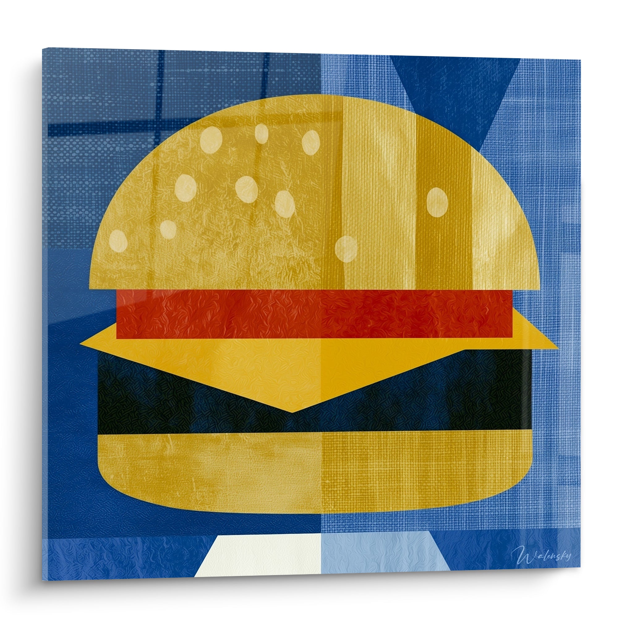 Burger doré aux graines de sésame sur fond bleu marine géométrique et texturé