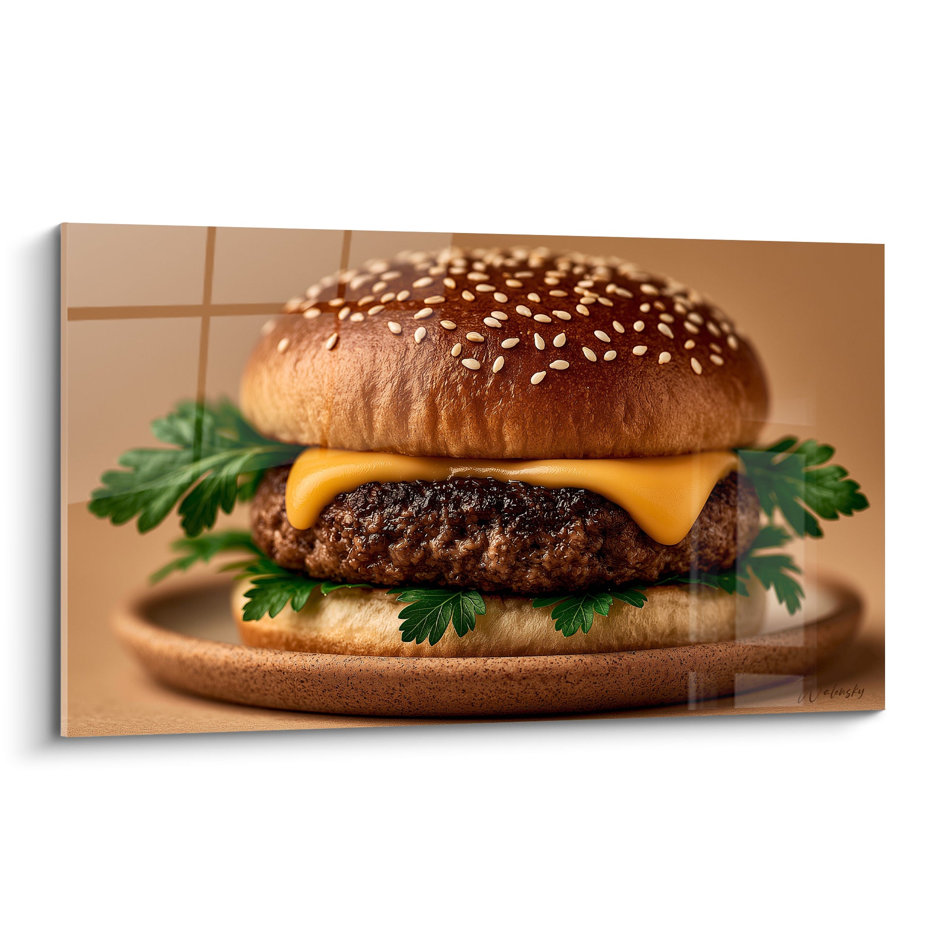 Cheeseburger doré aux graines de sésame, fromage fondant et viande grillée sur fond terracotta
