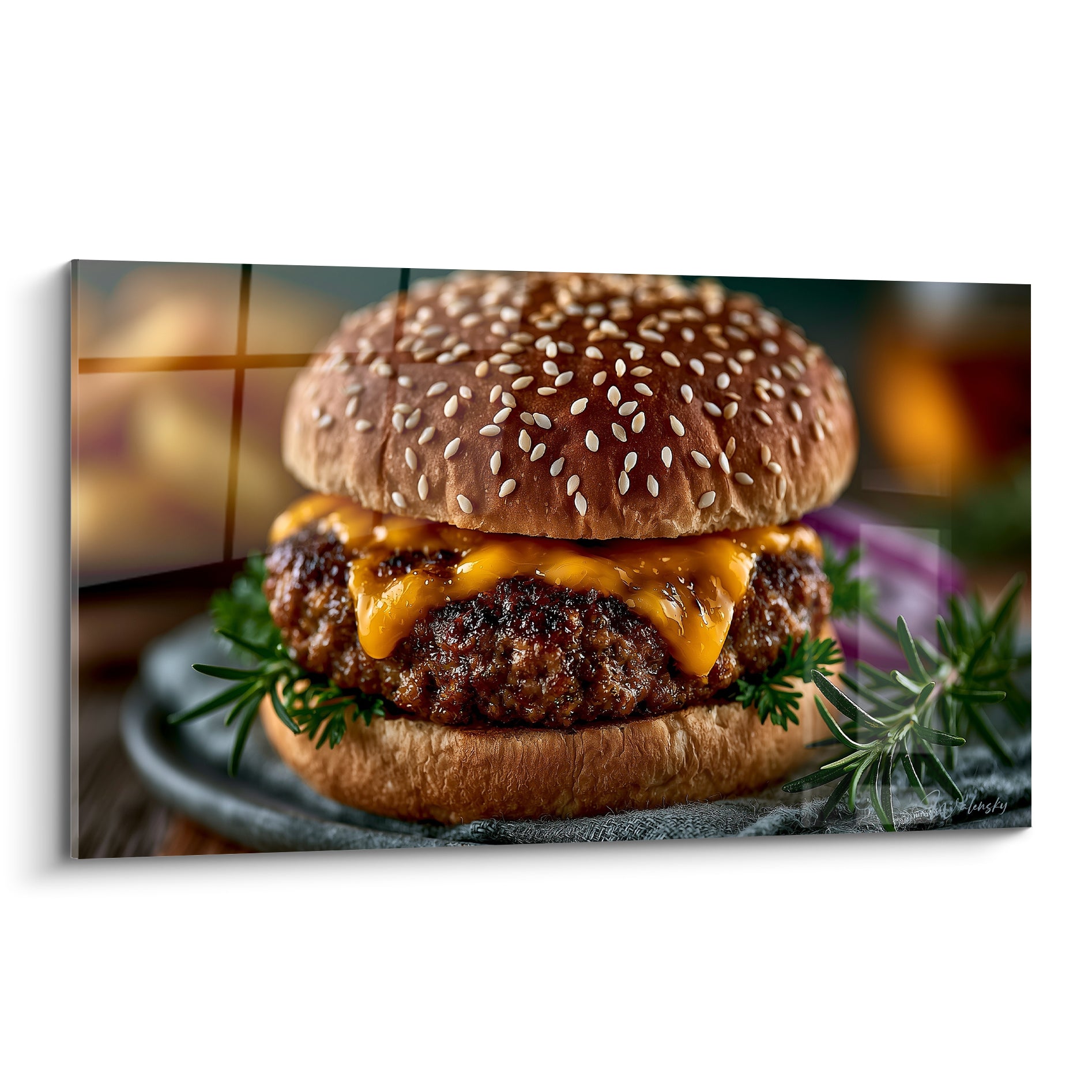 Burger généreux au fromage fondant orangé sur pain brioché doré parsemé de sésame
