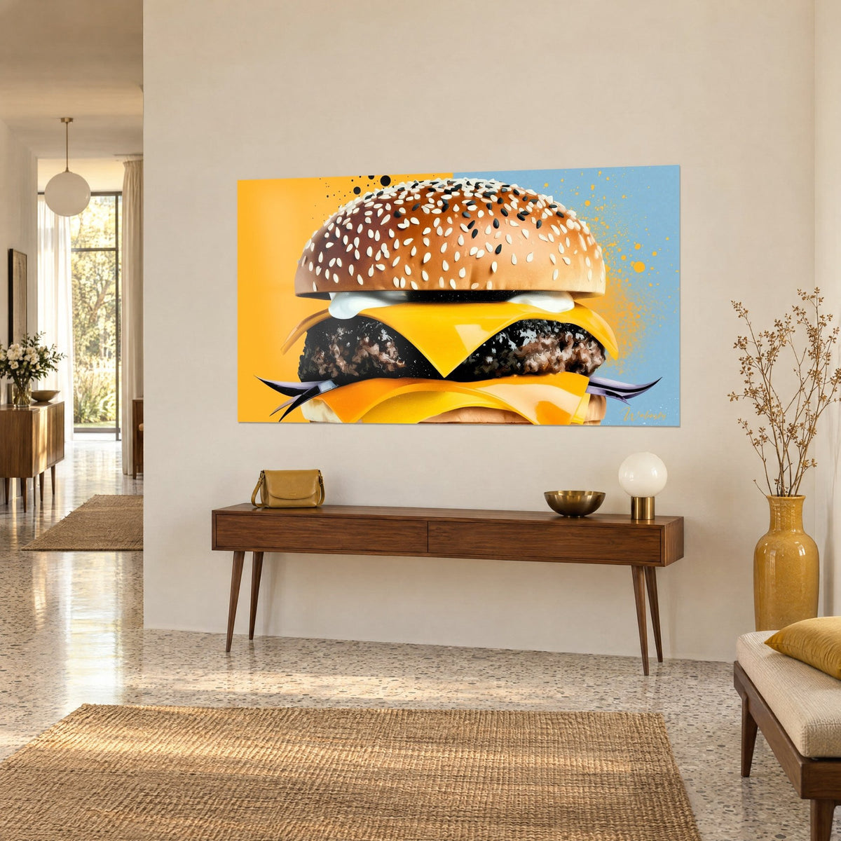 Quadro di un hamburger con bistecca annerita e formaggio arancio fuso, schizzi gialli su azzurro cielo, console in legno, vista a tre quarti