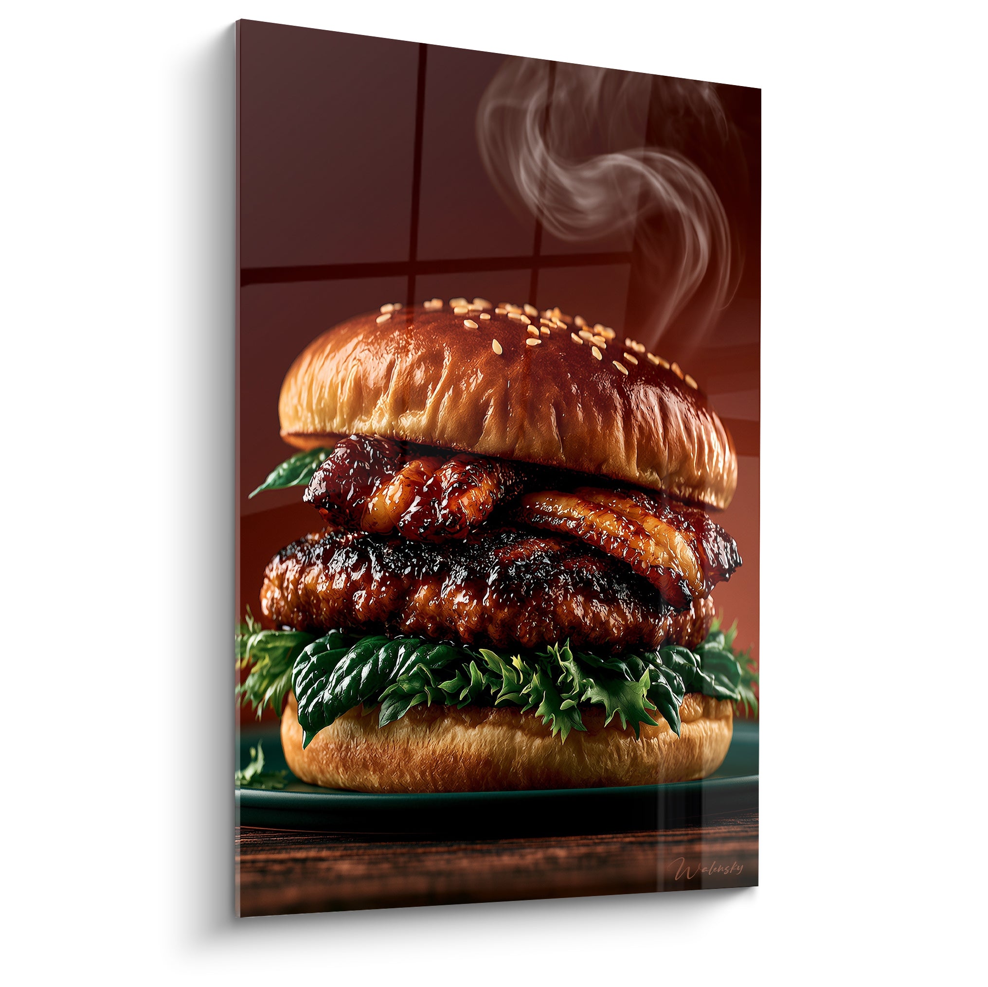 Burger doré à la viande caramélisée brun foncé, fumée blanche s'élevant du pain sésame