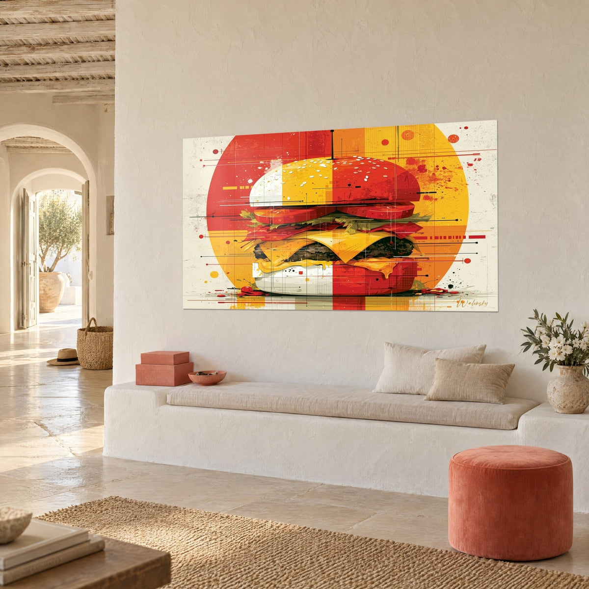 Tableau sandwich empilé aux graines de sésame, fromage fondant jaune et rouge vif, en vue de trois-quarts près d'une banquette