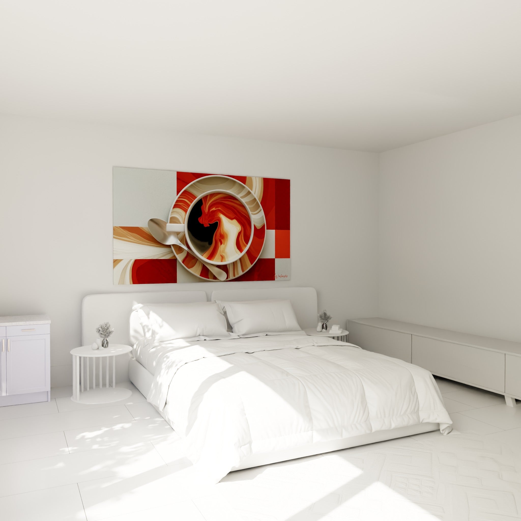 Cuillère argentée et tourbillons rouges dans une tasse blanche, au-dessus d'un lit dans une chambre claire