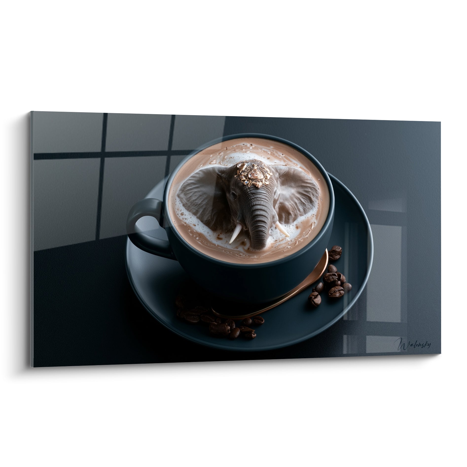 Éléphant doré émergeant d'une tasse anthracite, mousse beige et grains de café bruns