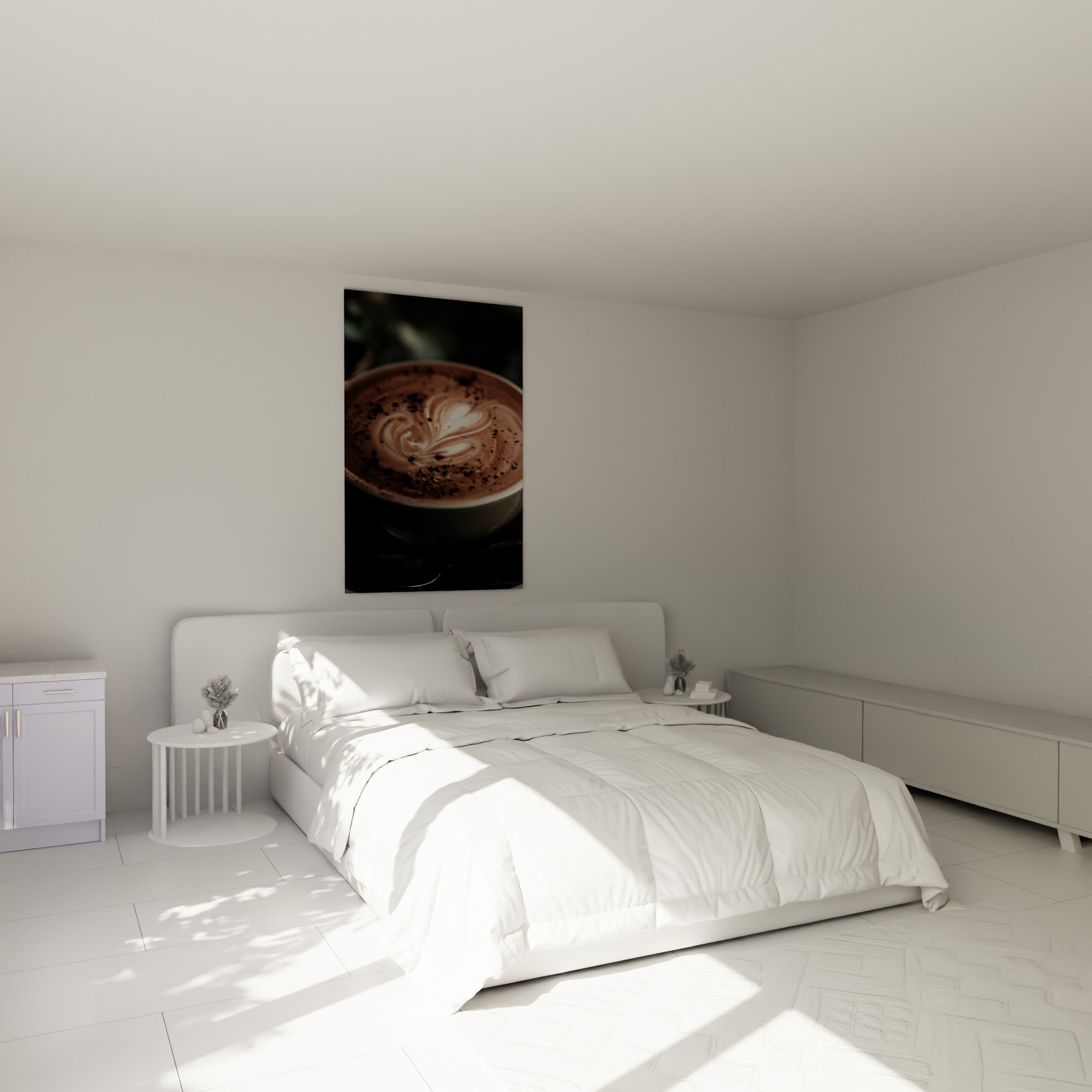 Latte art brun et crème d'un cappuccino accroché au-dessus d'un lit dans une chambre claire