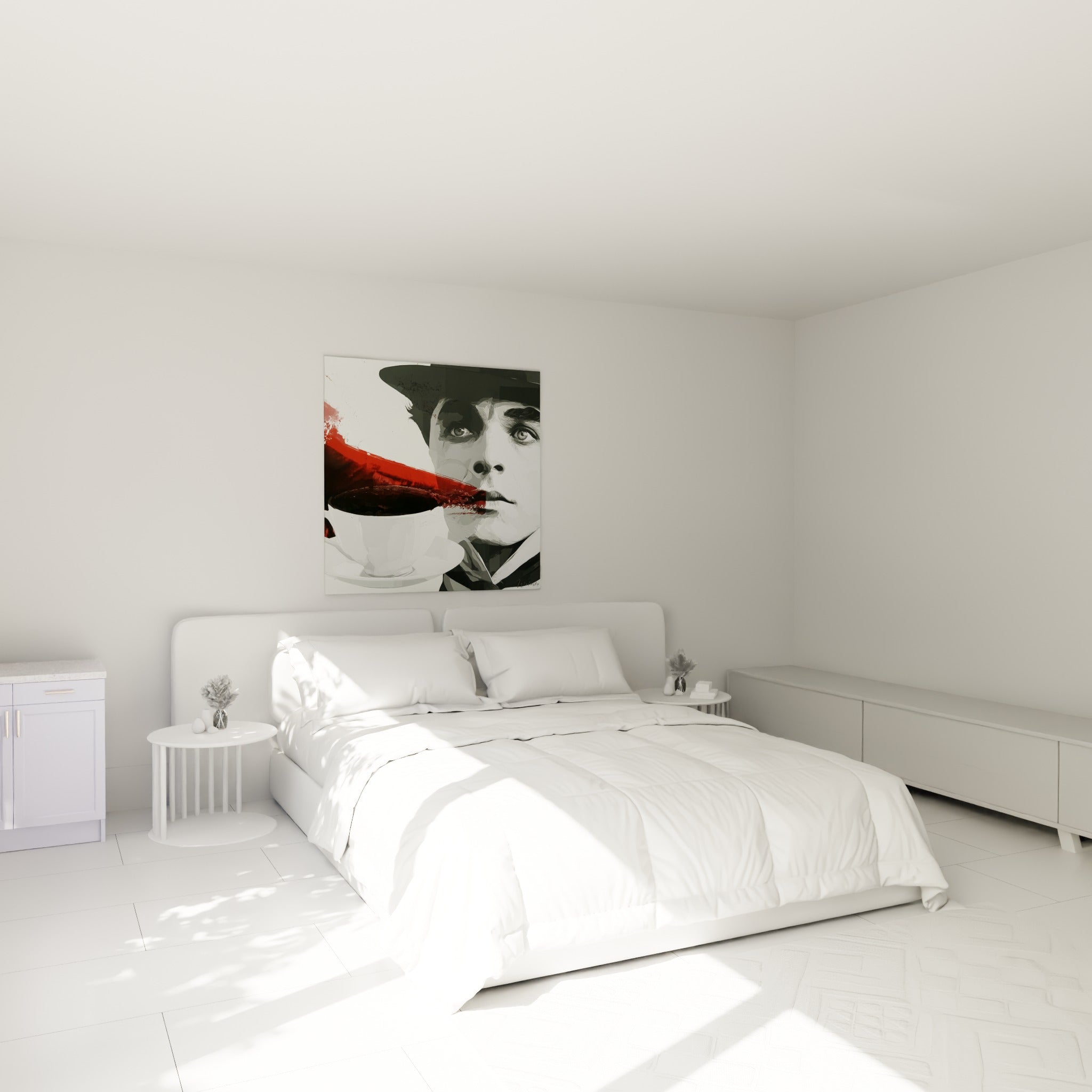 Visage sombre au chapeau et coulée rouge vif au-dessus d'un lit dans une chambre claire