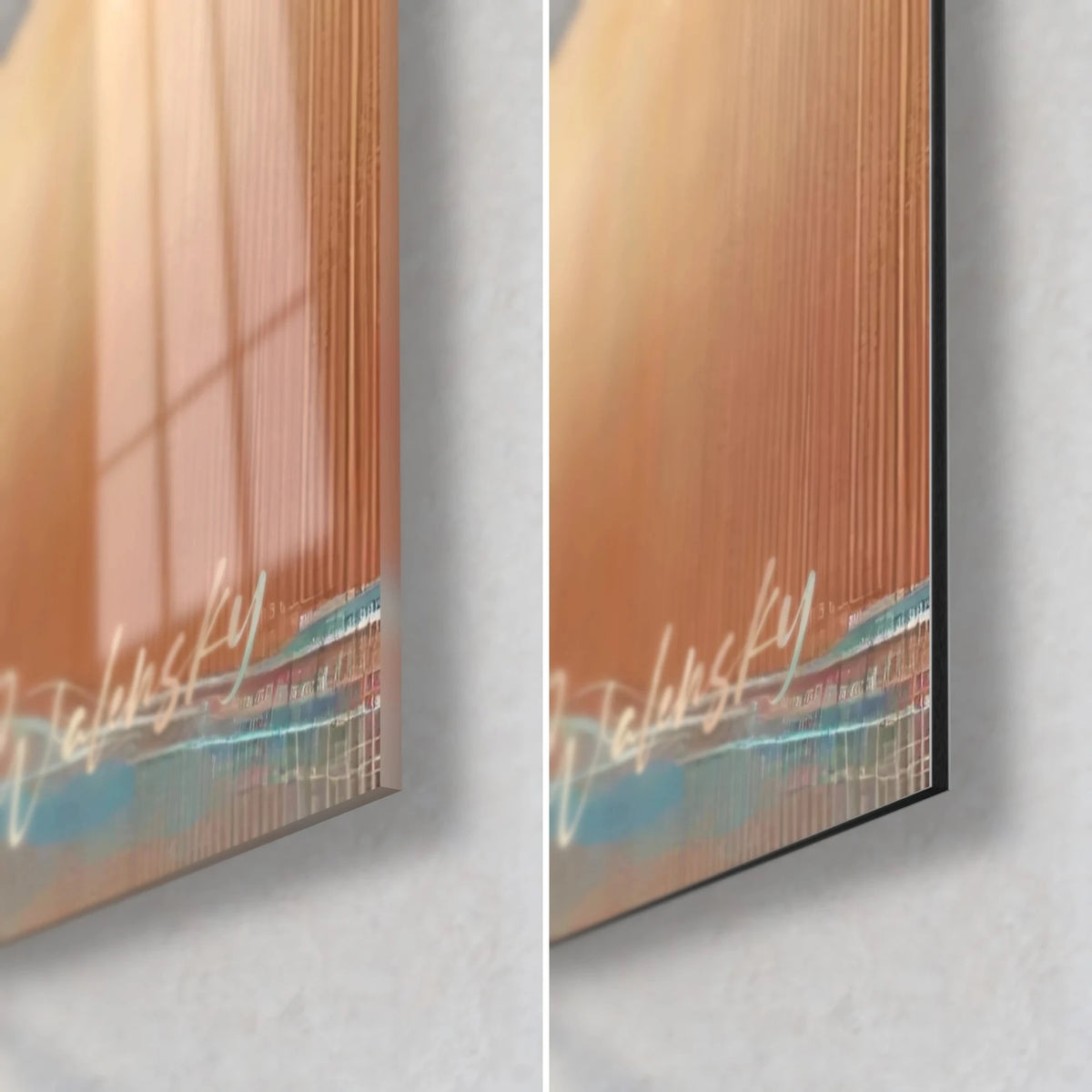 Tableau plage et vagues turquoise, coin bas droit : verre brillant à gauche, Dibond mat à droite, tranche noire de 3 mm