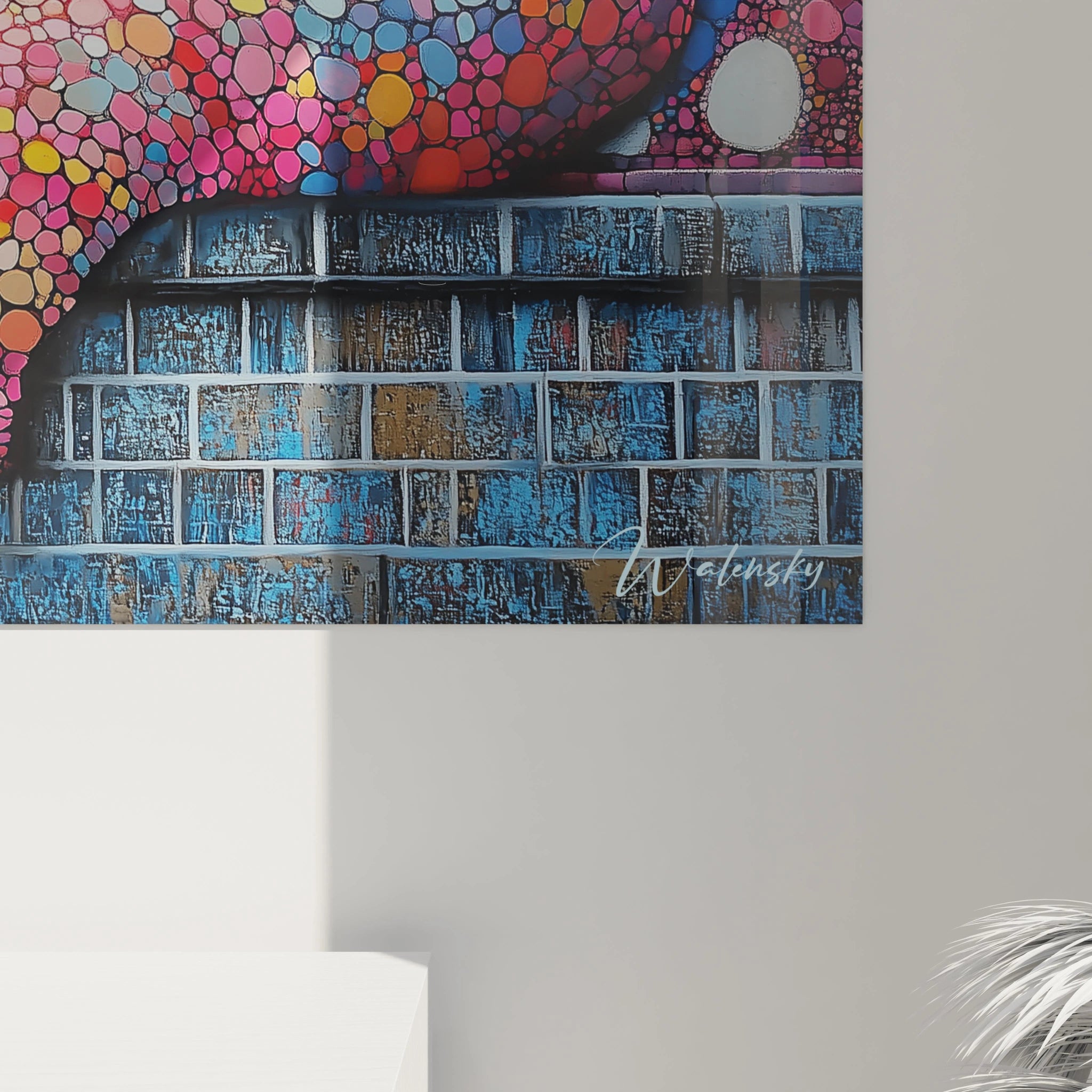 Tableau caméléon coloré de Walensky sur un mur en briques avec des motifs vivants