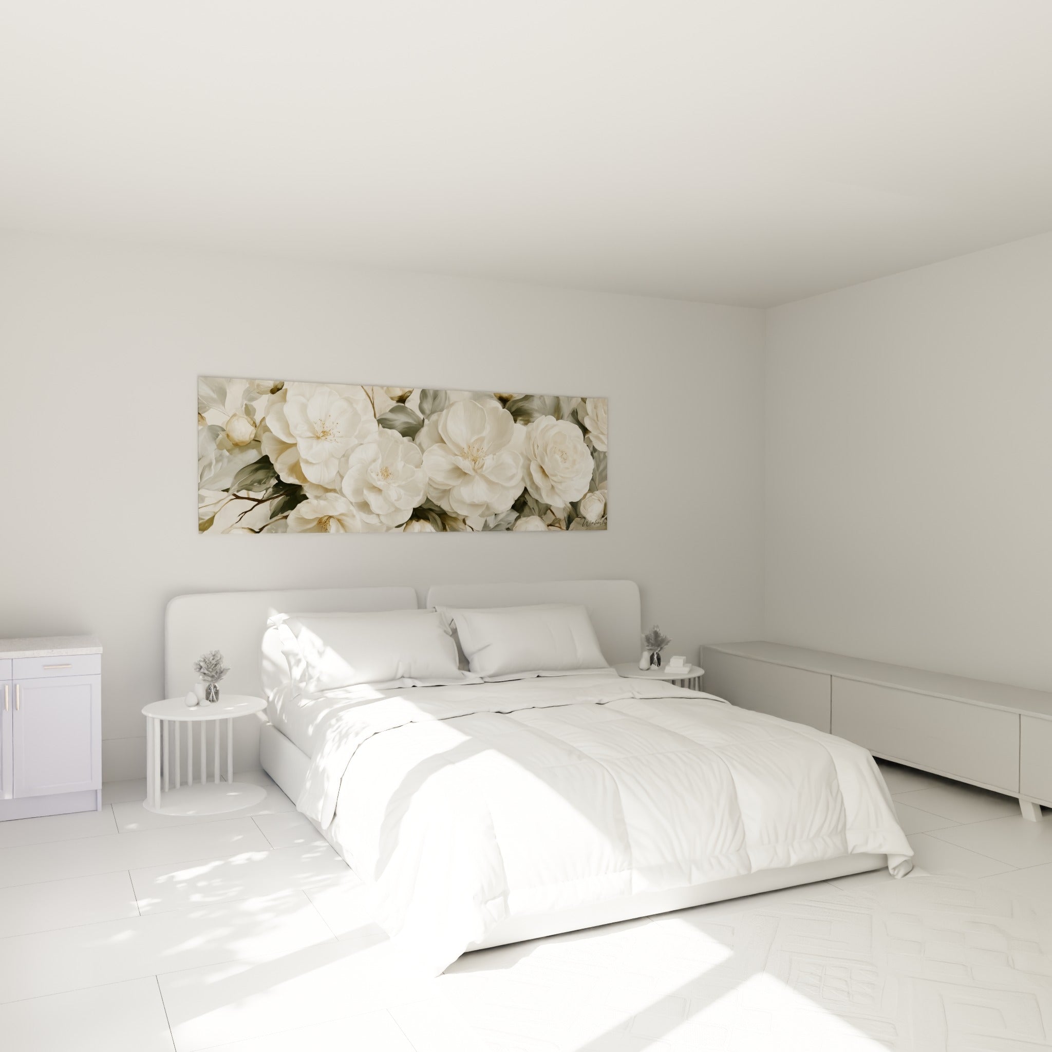 Bouquet de camélias blanc crème et vert sauge au-dessus d'un lit dans une chambre claire