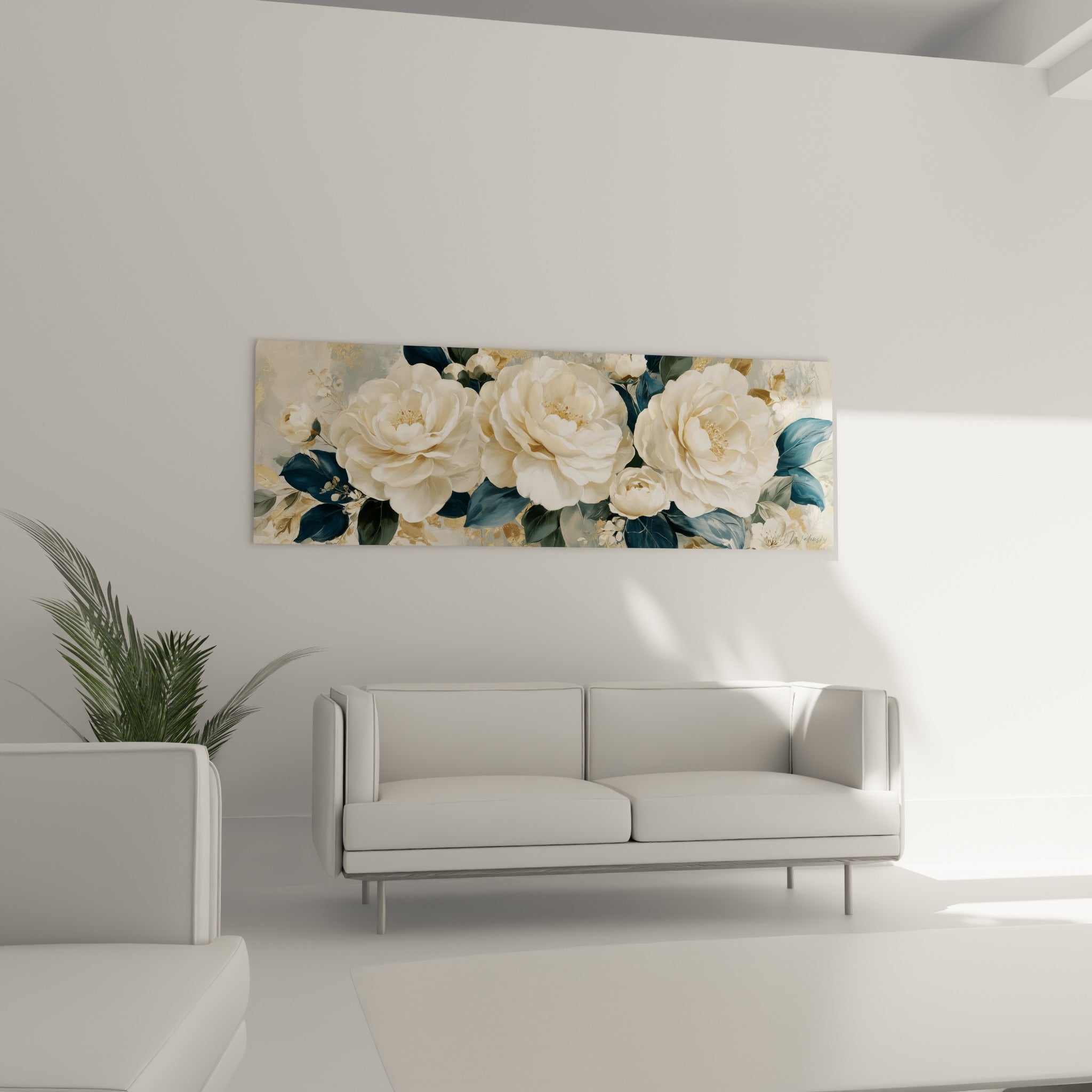 Fleurs de camélia ivoire aux cœurs dorés placées au-dessus d'un canapé dans un salon lumineux
