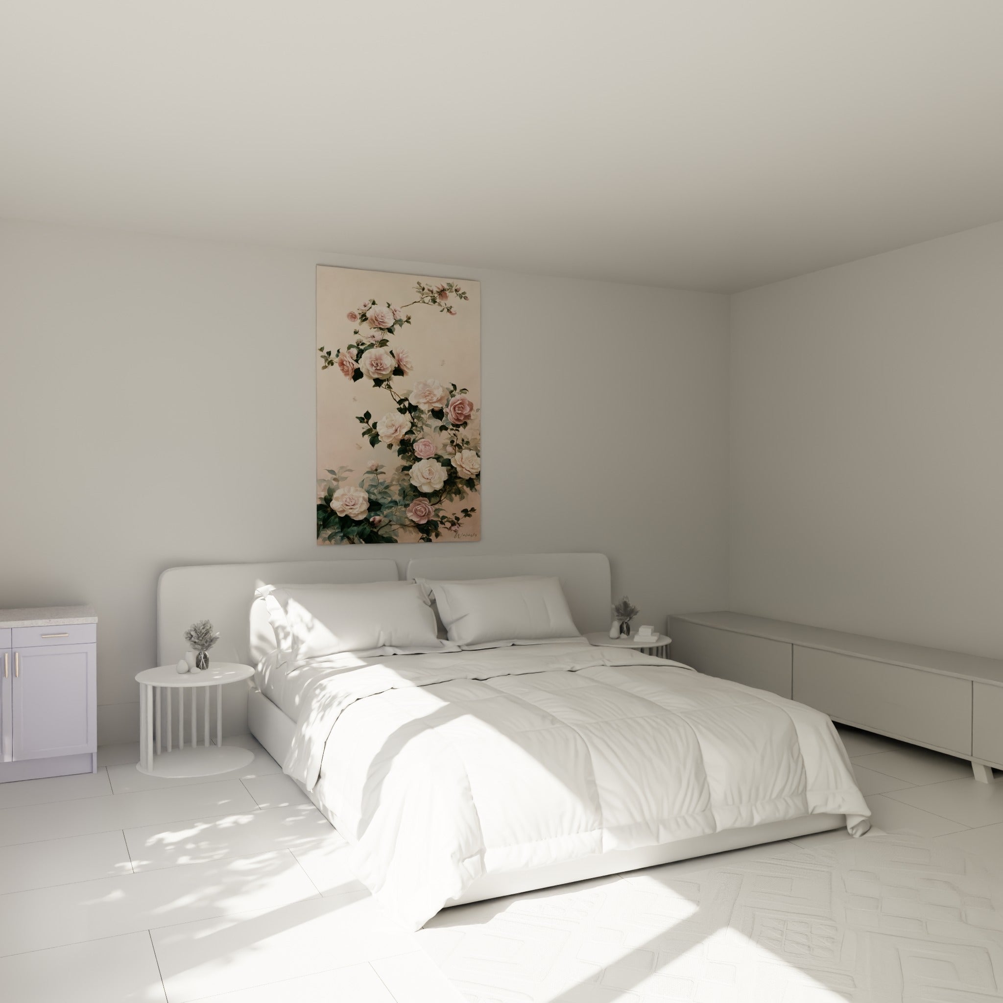 Camélias roses et blancs en pleine floraison, disposés en branche, accrochés au-dessus d'un lit dans une chambre claire.