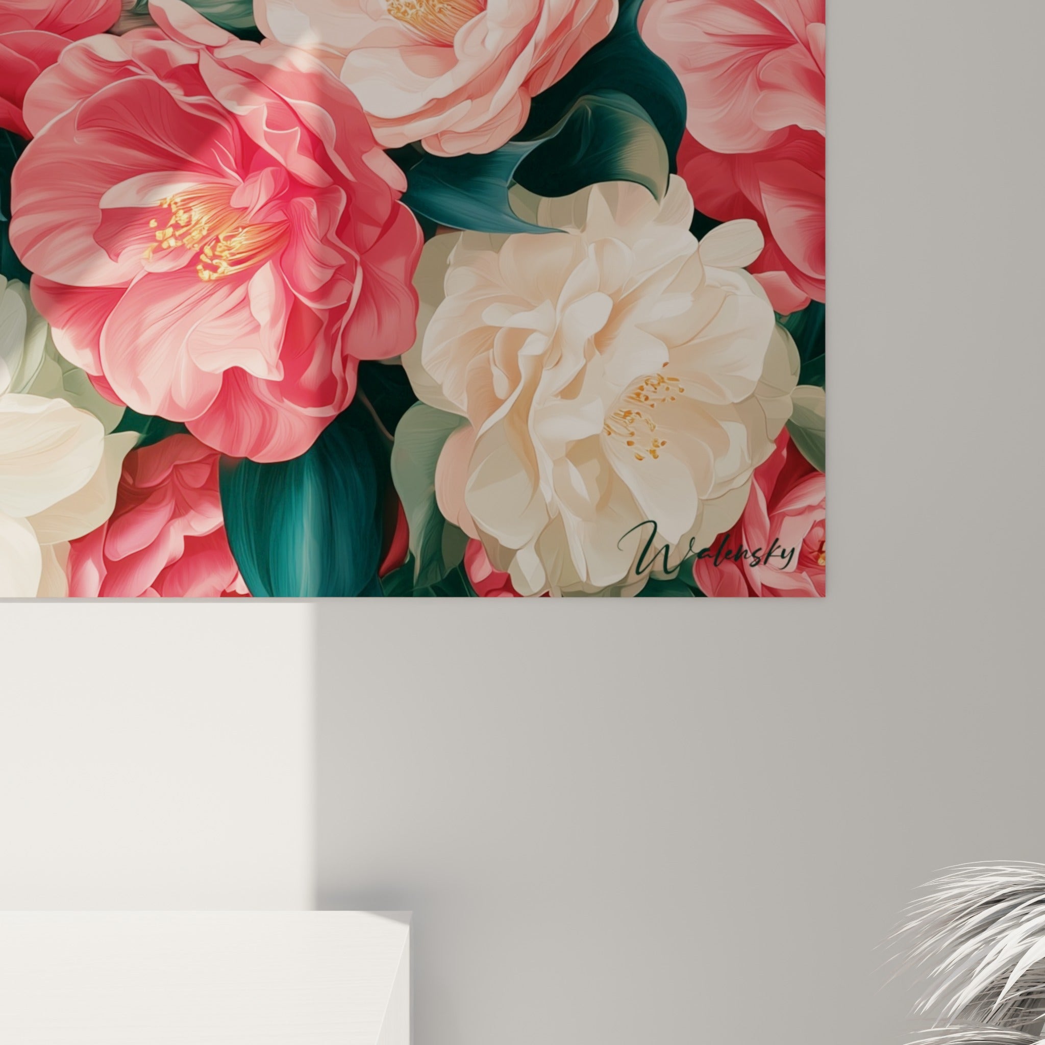 Détail des pétales veloutés roses et blancs du camélia, grain pictural et coulures de couleur visibles à faible distance