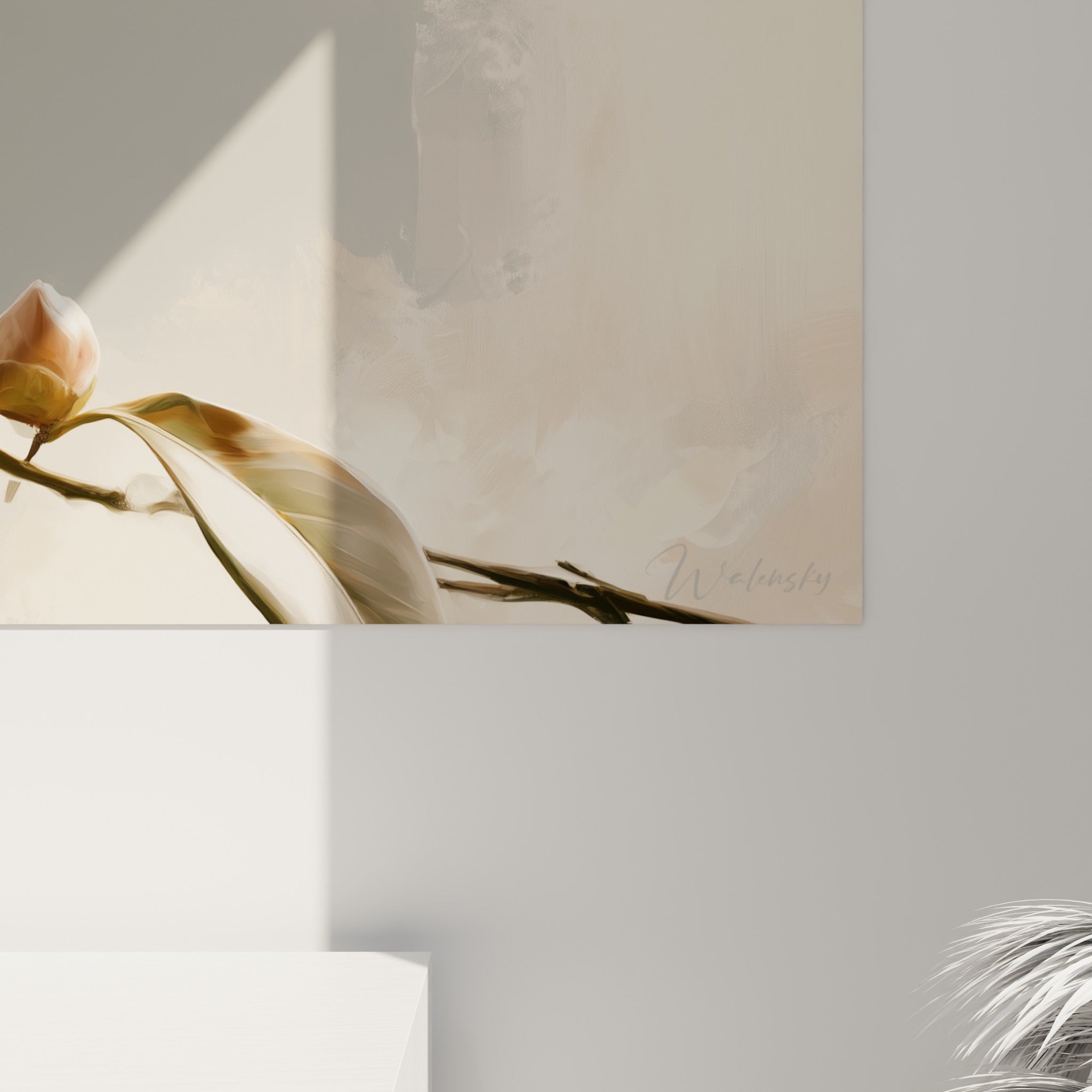 Détail du camélia où les pétales rose pâle et crème révèlent le grain fin de la peinture