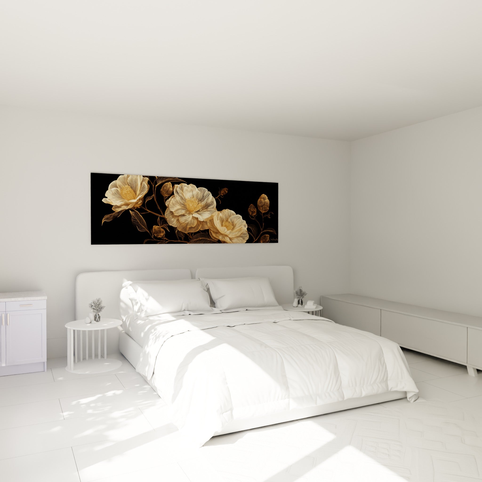 Fleurs de camélia dorées et ocre accrochées au-dessus d'un lit dans une chambre claire.