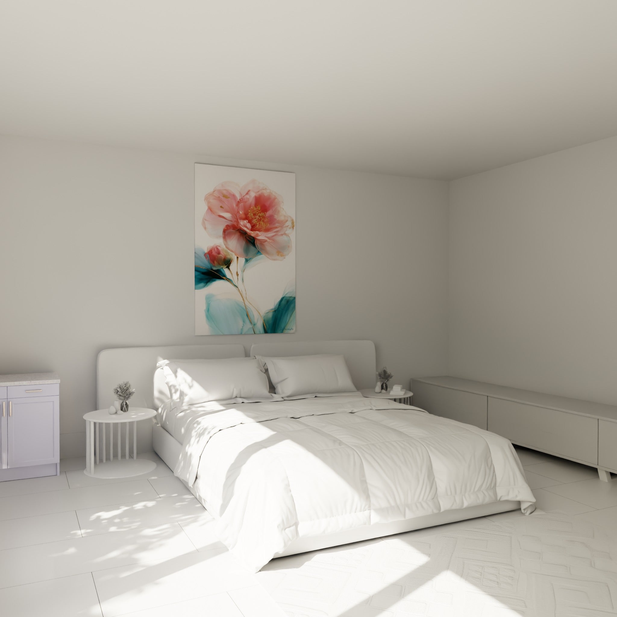Fleur de camélia rose et bleu pétrole doré accrochée au-dessus d'un lit dans une chambre claire