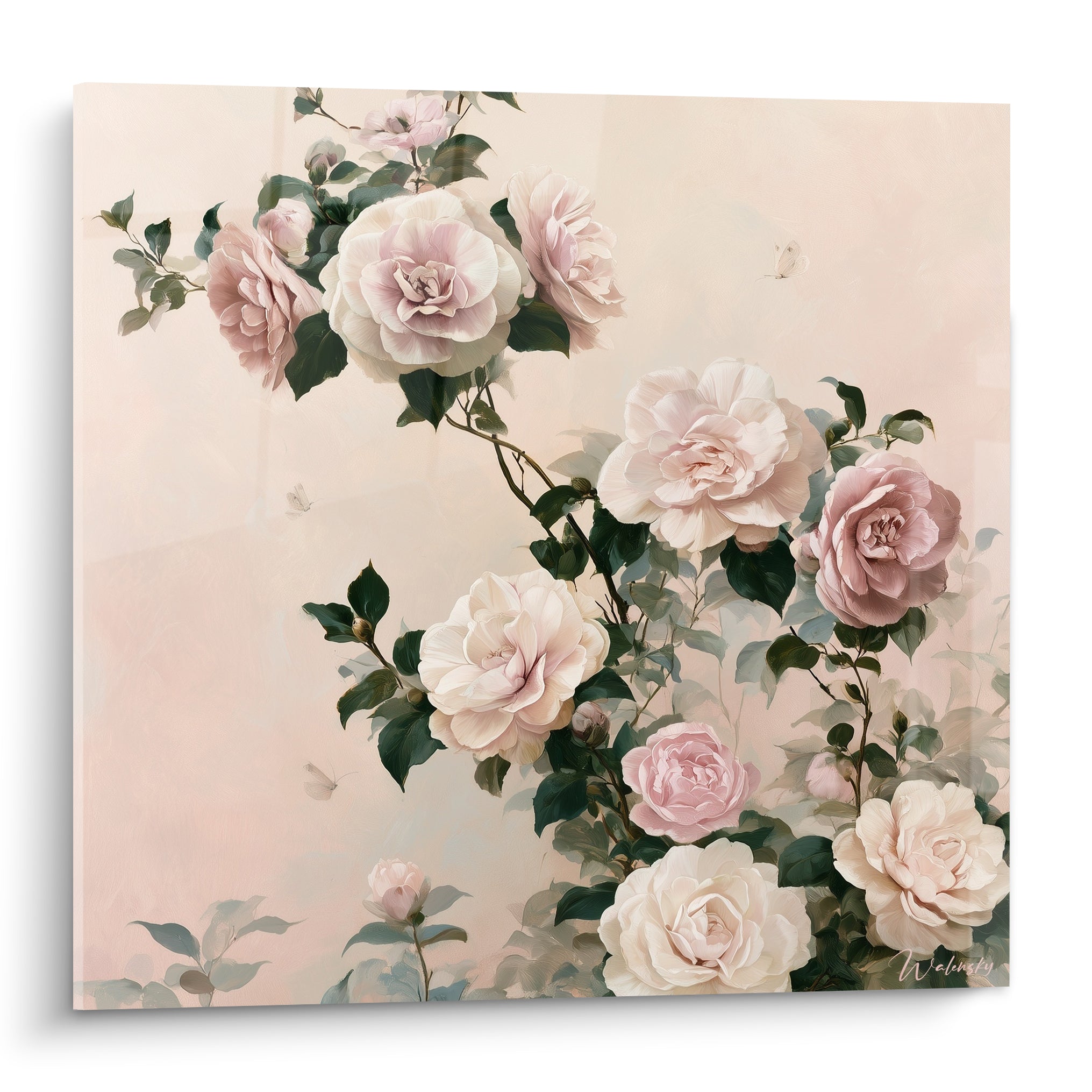 Camélias roses et blancs en fleurs sur fond beige rosé, style aquarelle botanique délicat