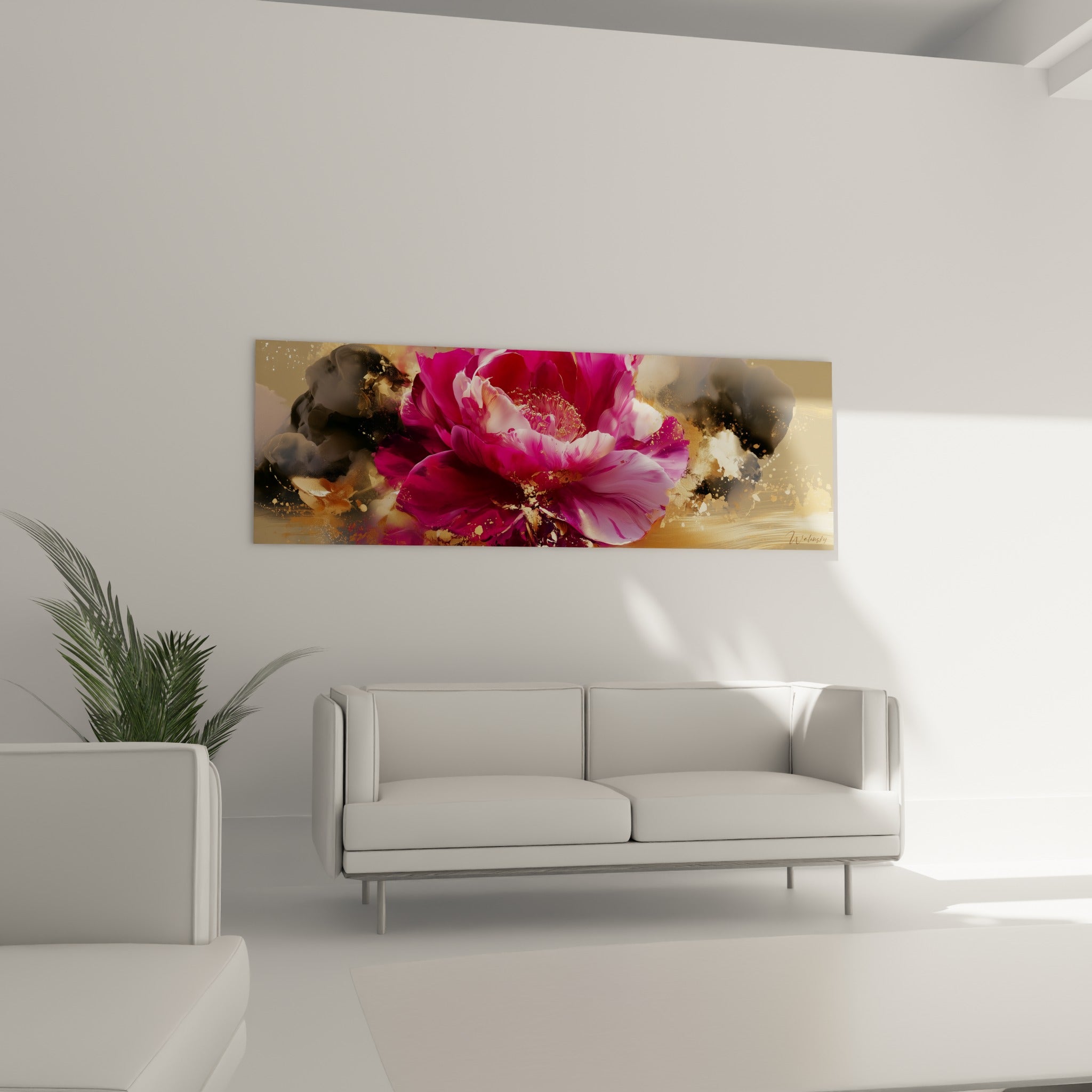 Fleur de camélia rose vif et fond ocre doré rayonnent au-dessus d'un canapé dans un salon lumineux