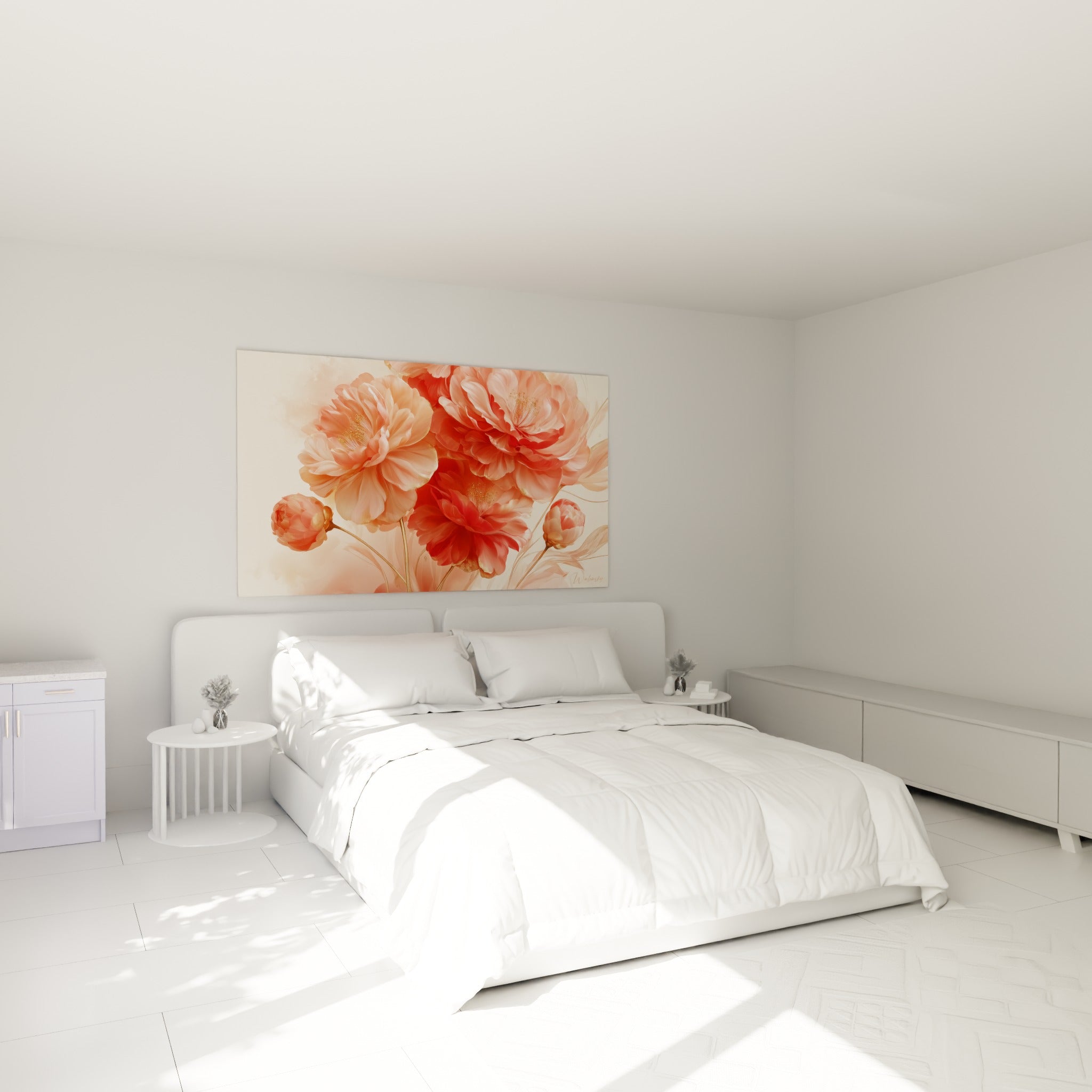 Bouquet de camélias corail et rose accroché au-dessus d'un lit dans une chambre claire