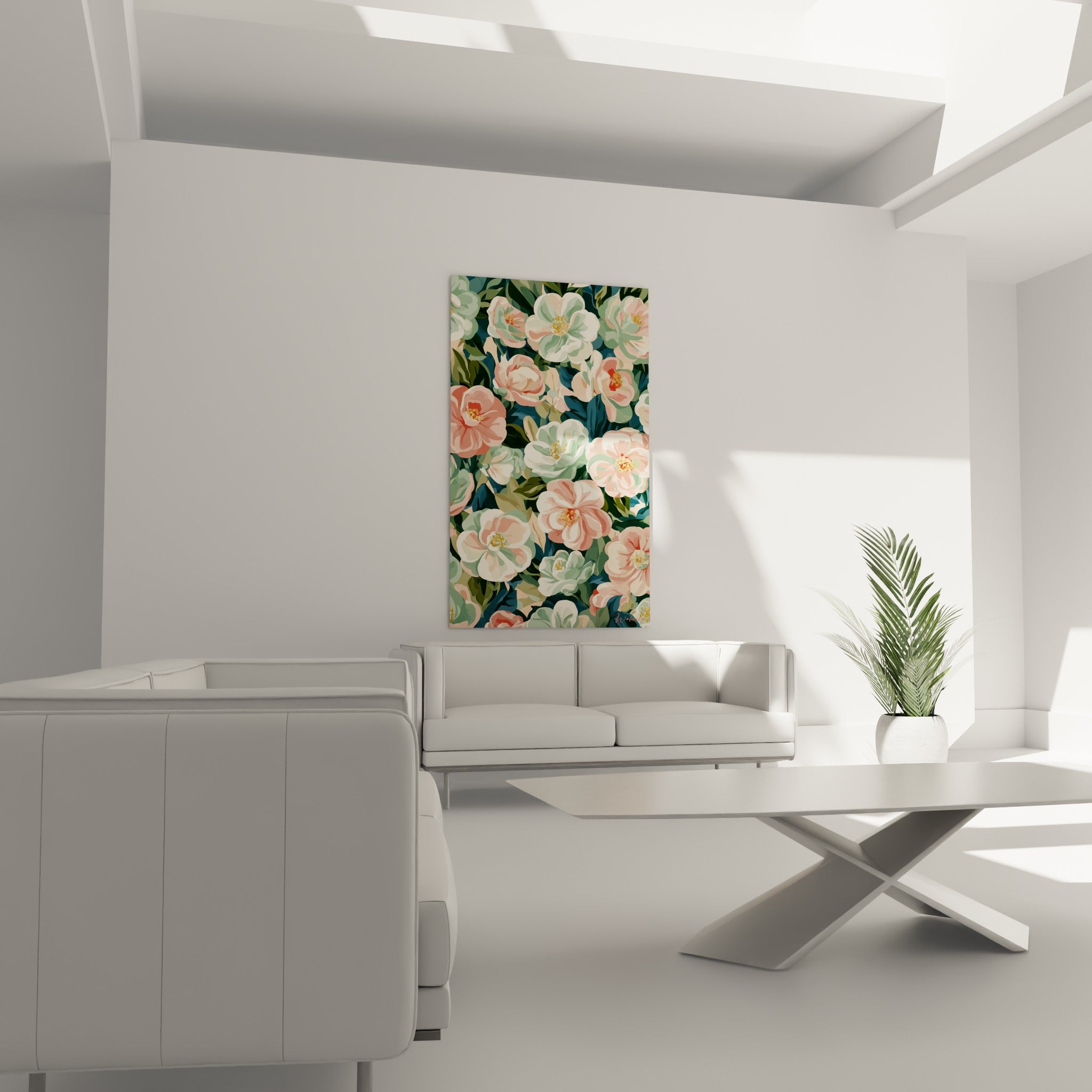 Fleurs de camélia rose saumon et blanc crème positionnées au-dessus d'un canapé dans un salon lumineux