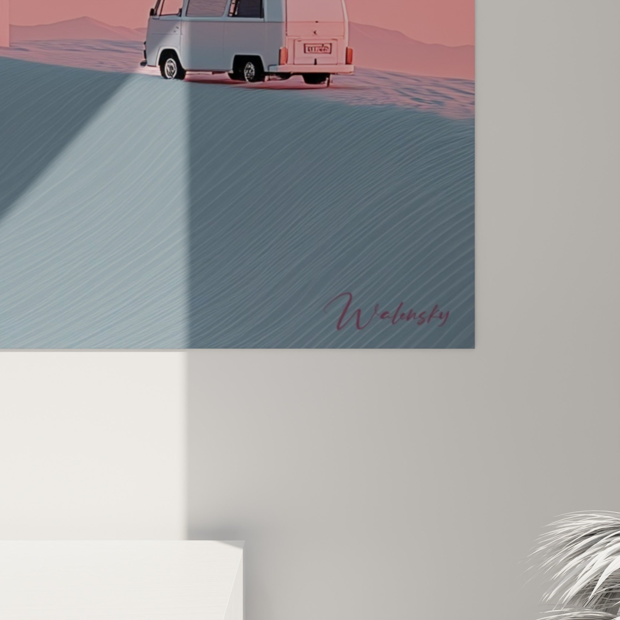 Détail des dégradés rose et gris de la tour, grain fin de l'impression et reflets subtils sur la surface