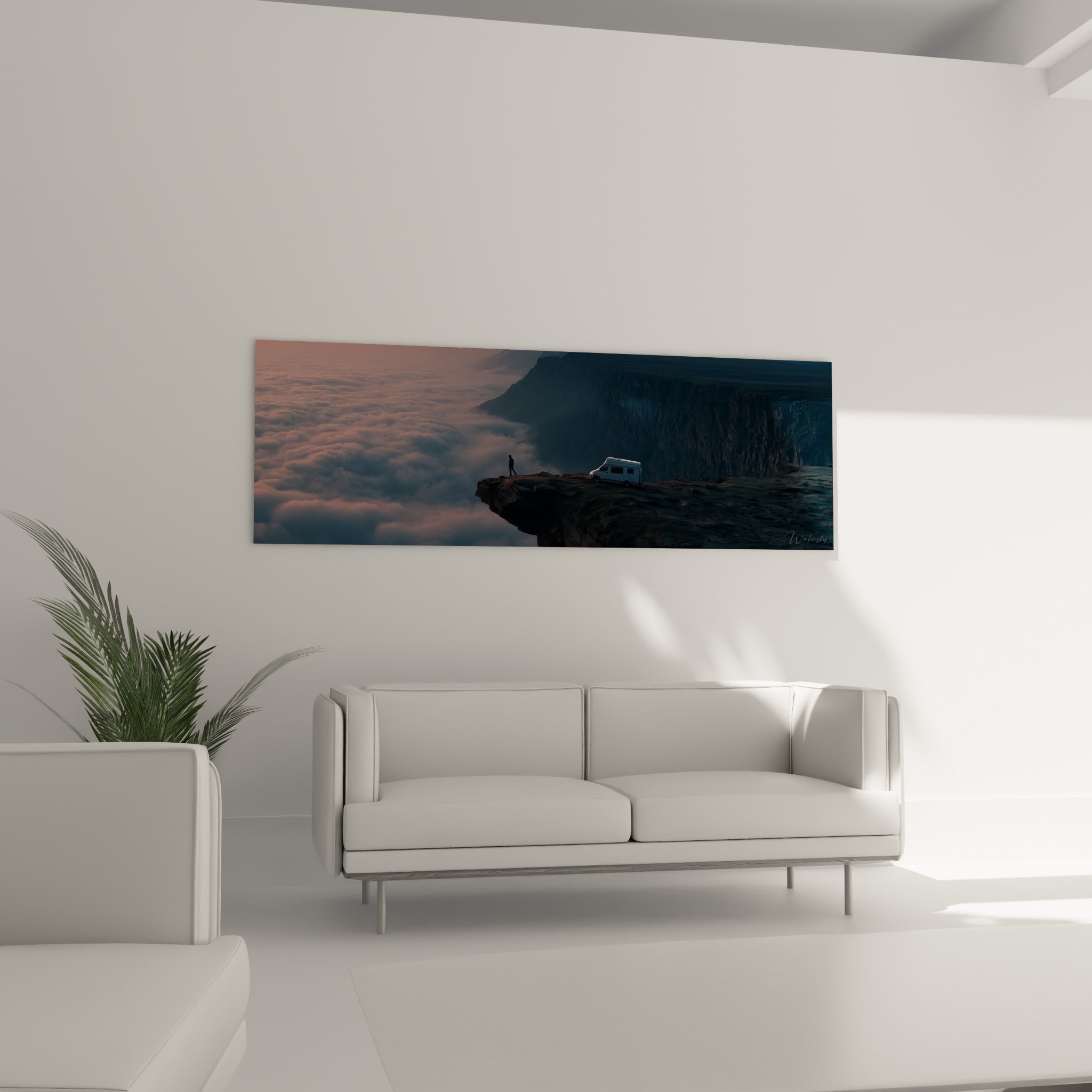 Falaise sombre et brume rosée entourant un fourgon blanc, au-dessus d'un canapé dans un salon lumineux.