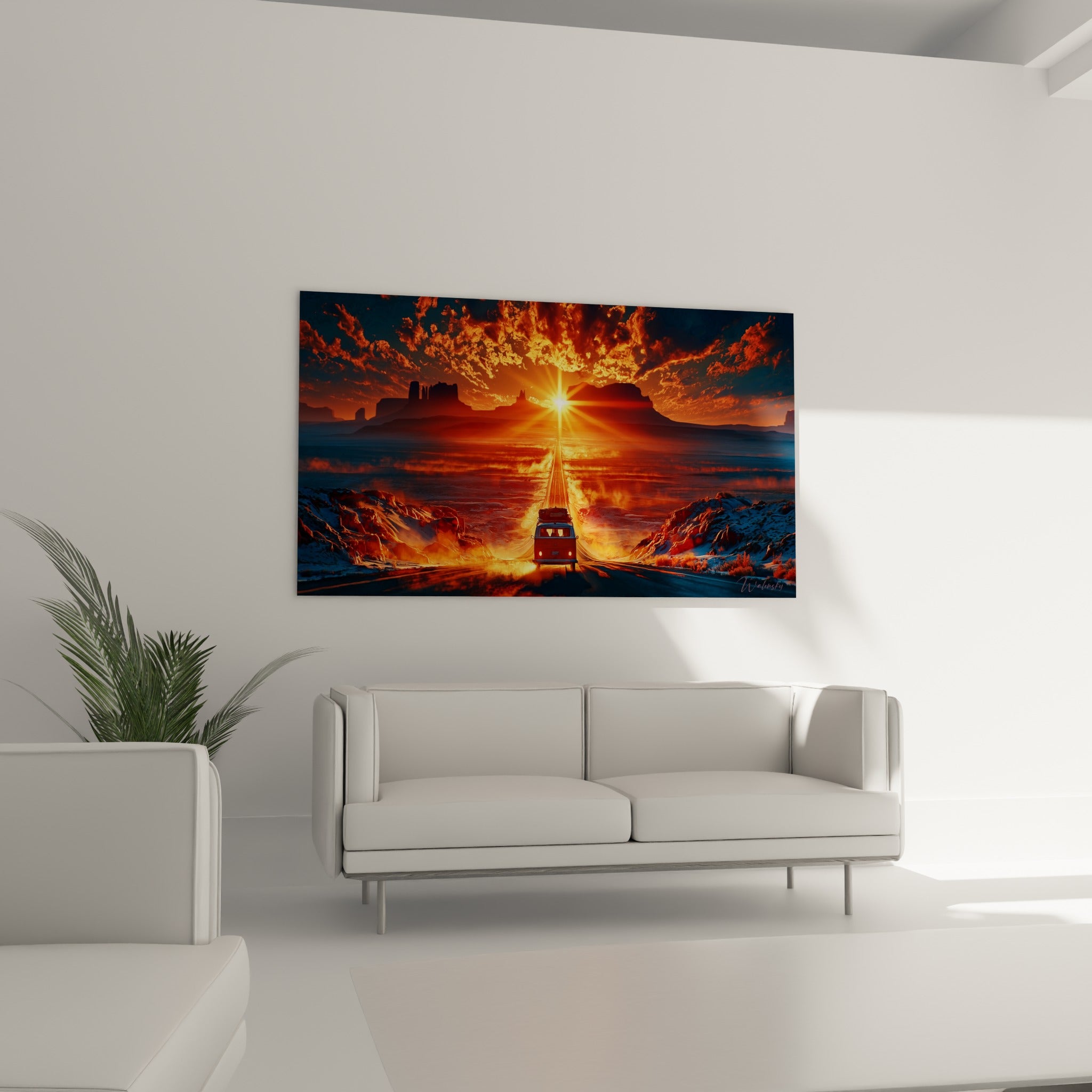 Route désertique traversant des mesas orange et bleu sombre sous un soleil éclatant, au-dessus d'un canapé dans un salon lumineux