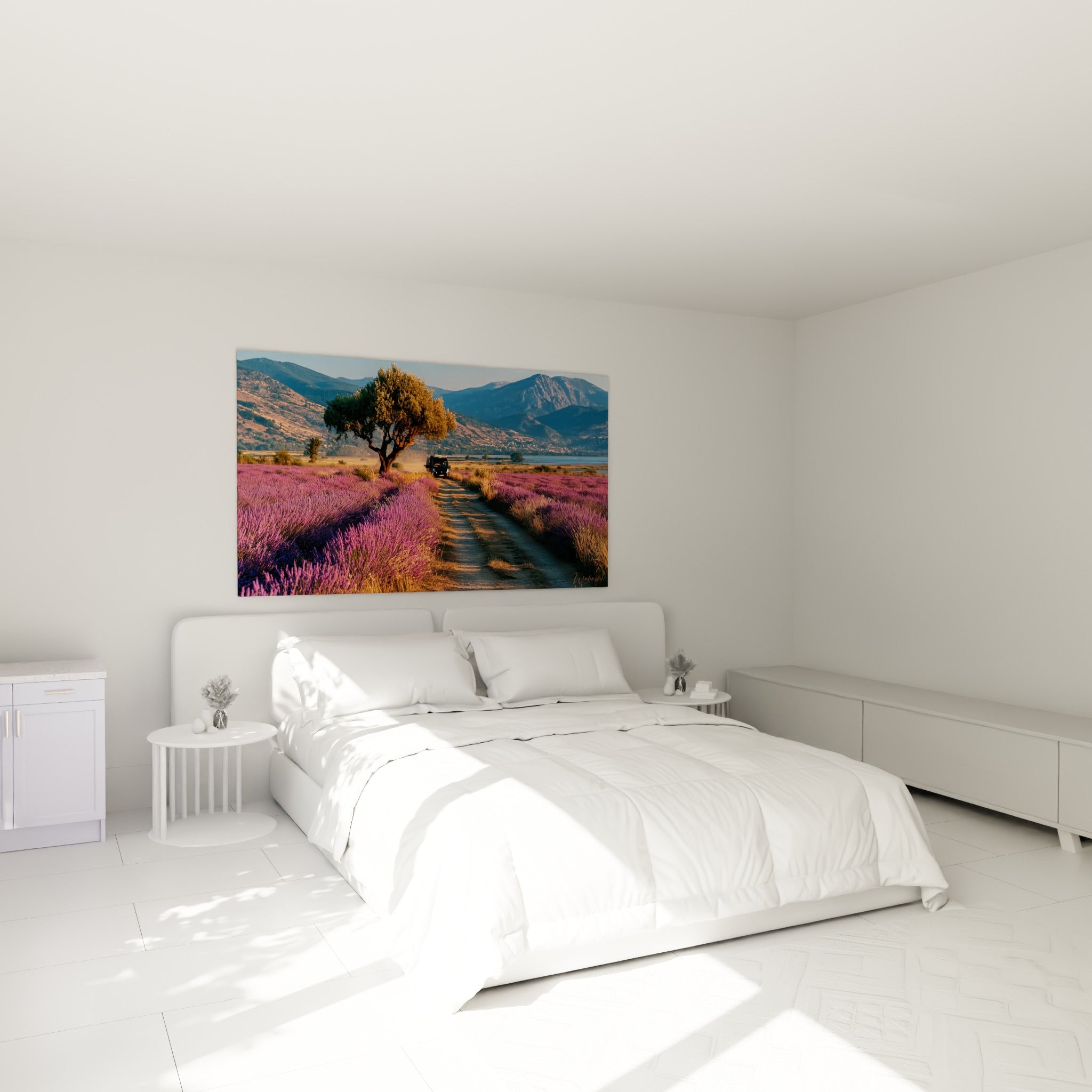 Olivier et van traversant un champ mauve et doré, accroché au-dessus d'un lit dans une chambre claire