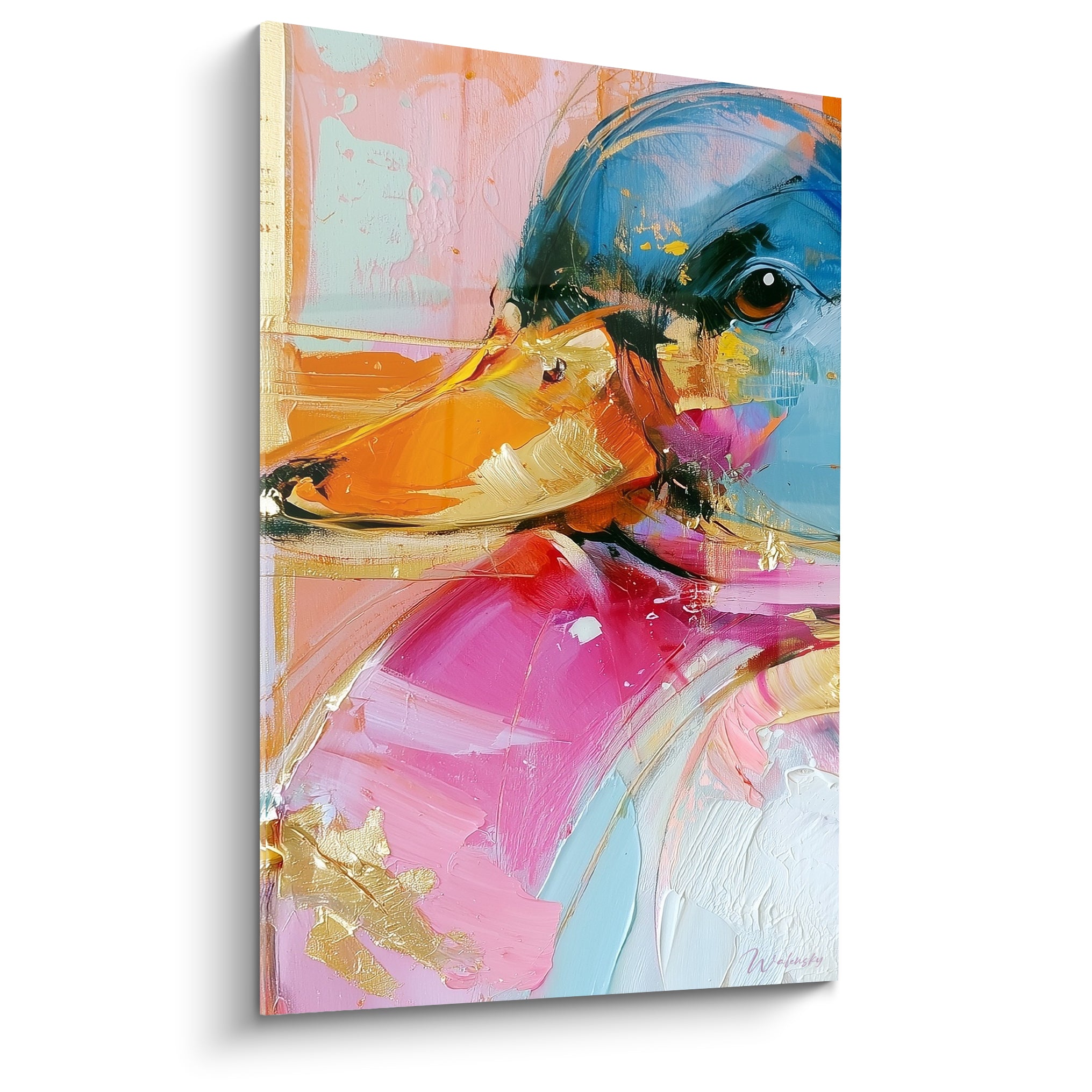 Canard peint en gros plan, tête bleue et bec orangé, plastron rose fuchsia et touches dorées