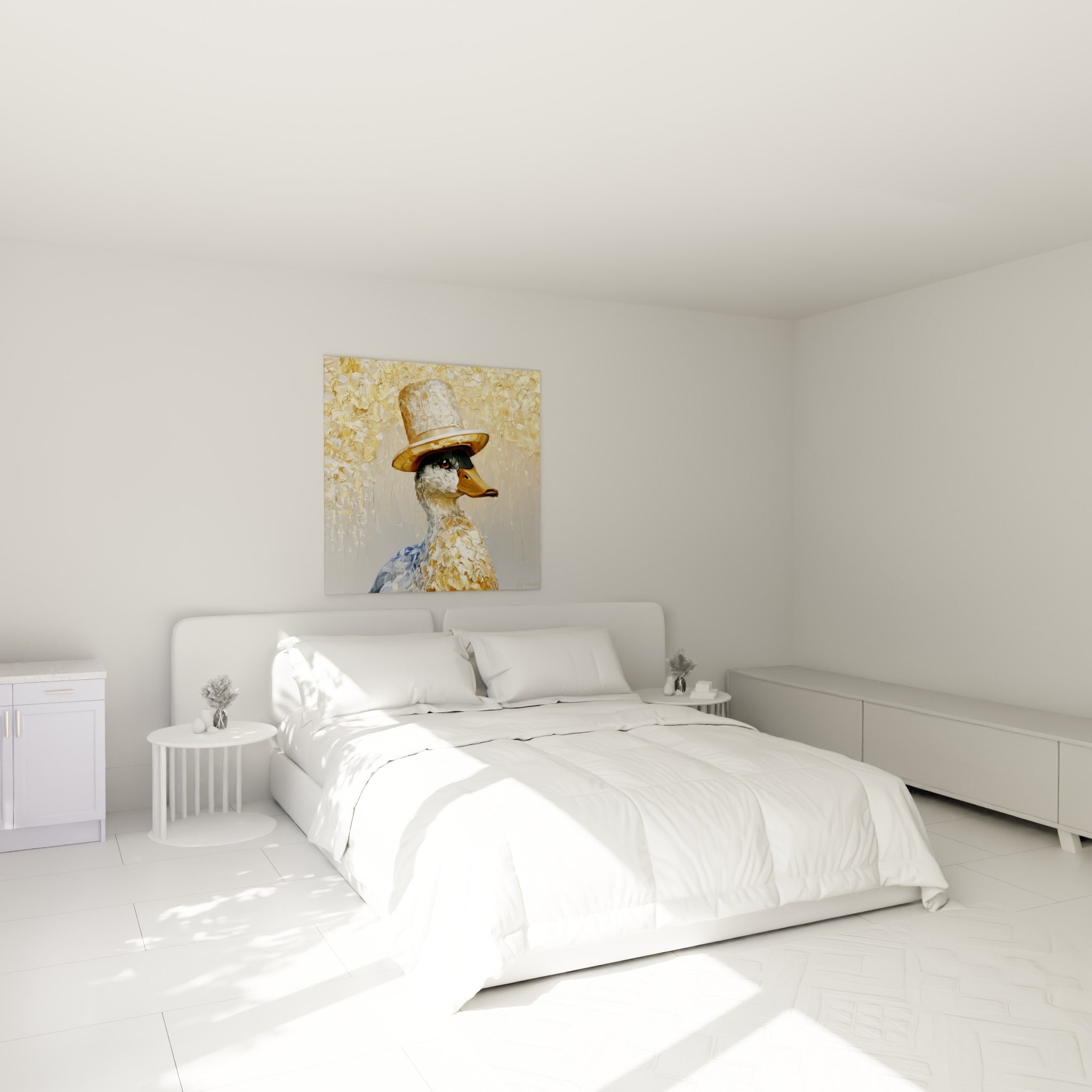 Portrait de canard doré et anthracite au chapeau élégant, au-dessus d'un lit dans une chambre claire
