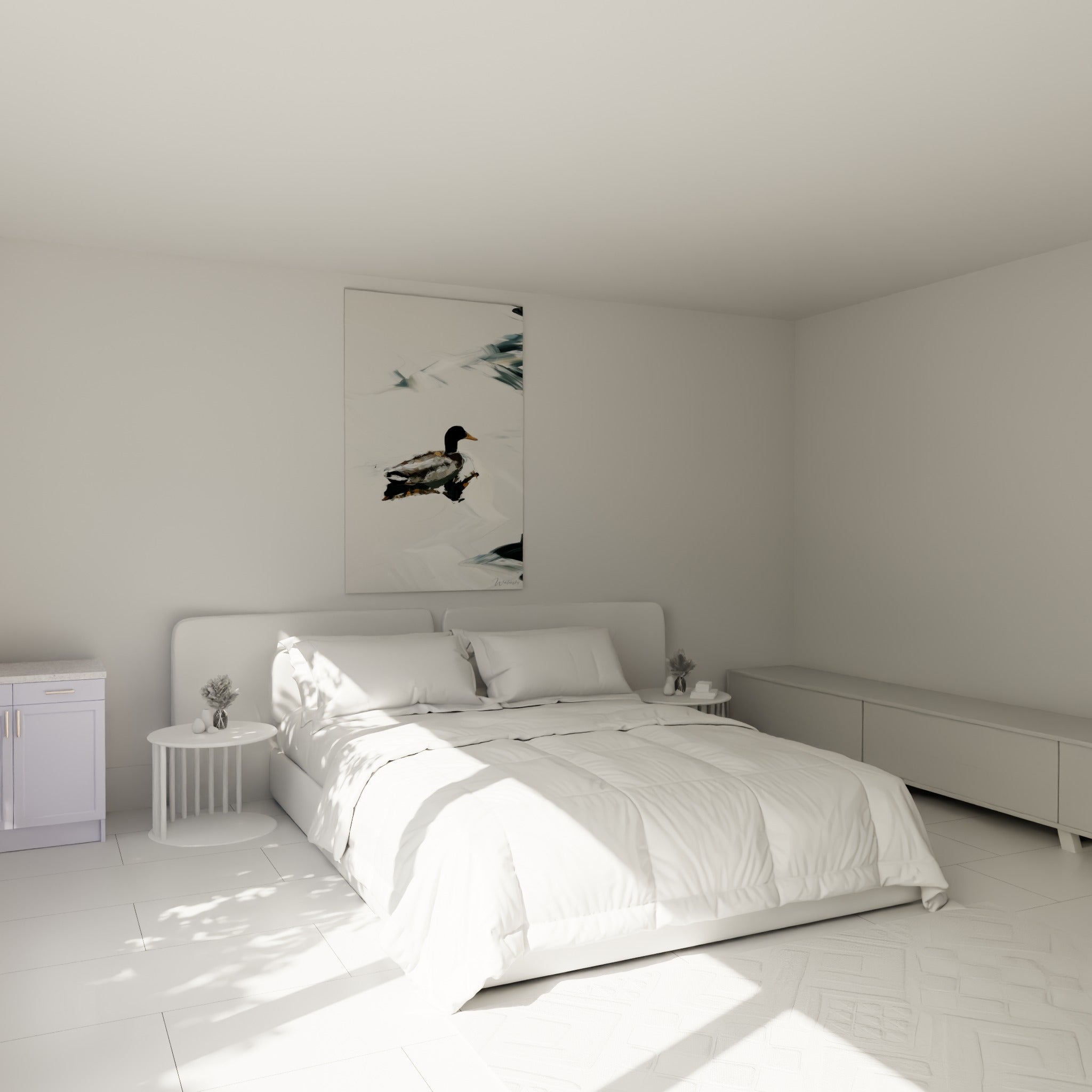 Canard colvert brun et blanc glissant sur une eau claire, au-dessus d'un lit dans une chambre claire