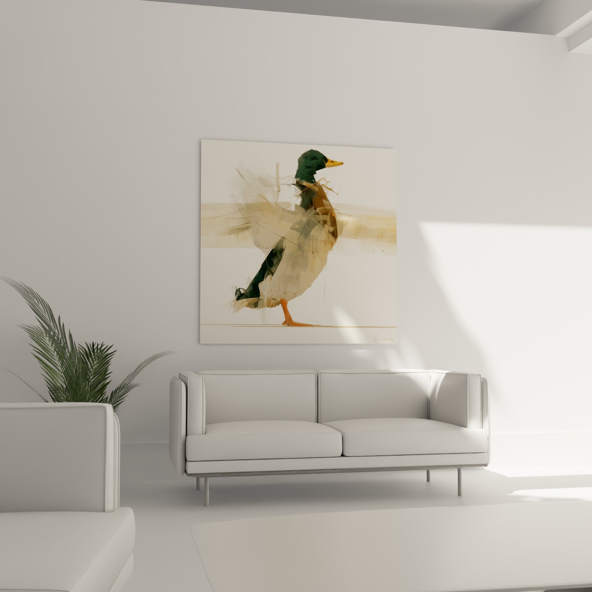 Canard colvert beige et émeraude en marche placé au-dessus d'un canapé dans un salon lumineux