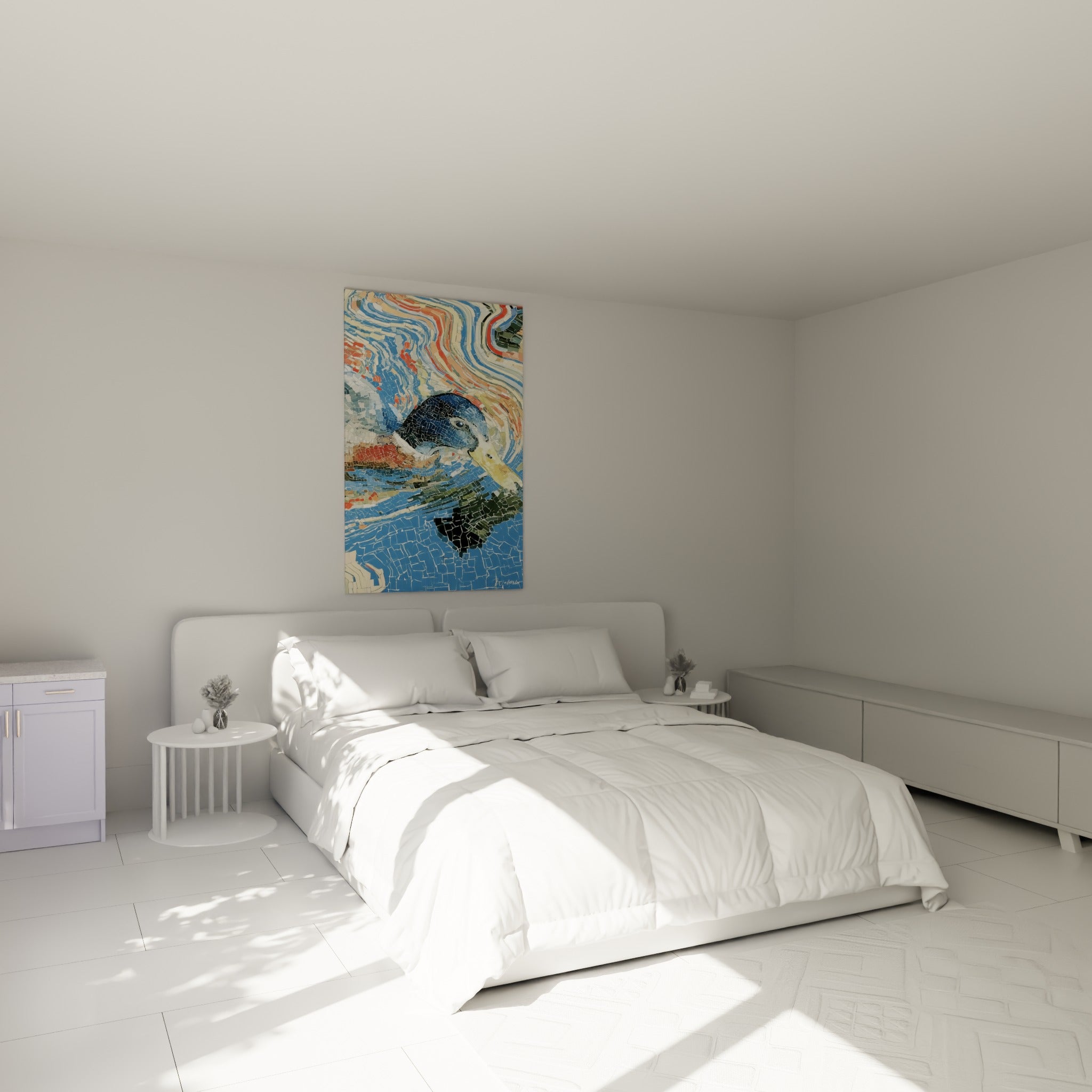 Colvert aux teintes ocre et bleues glissant sur l'eau, au-dessus d'un lit dans une chambre claire