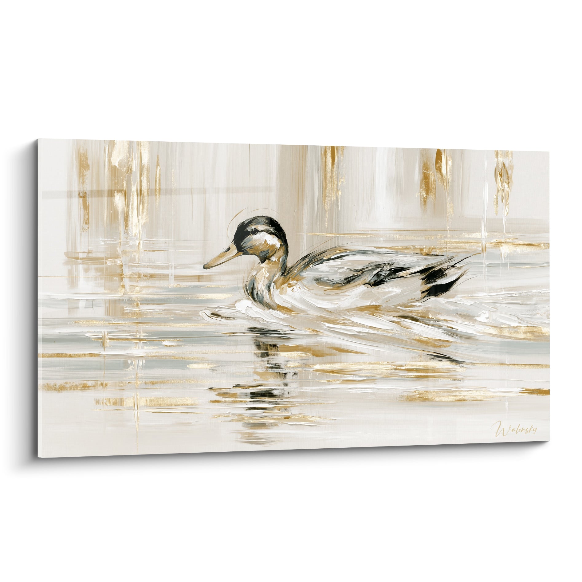 Canard doré et anthracite nageant sur une eau ivoire aux reflets lumineux et coulures dorées