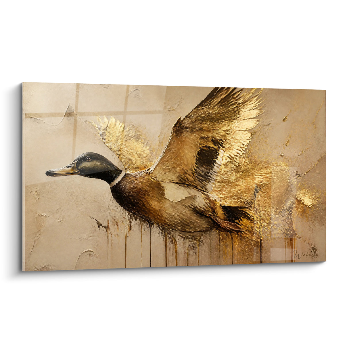 Canard doré et brun aux ailes déployées, envol capté sur fond beige texturé et coulures