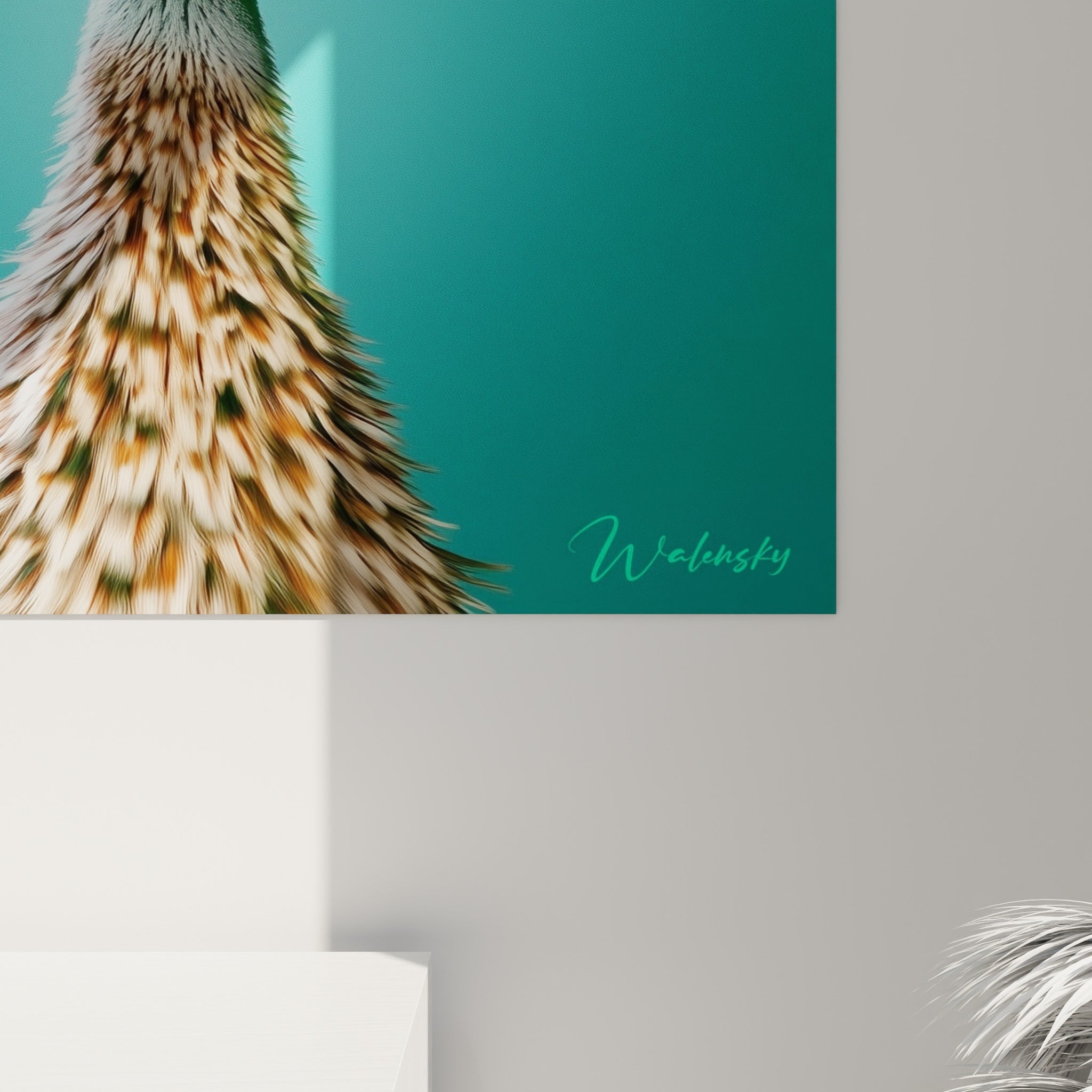 Détail du plumage texturé beige et brun et des particules dorées entourant le canard turquoise
