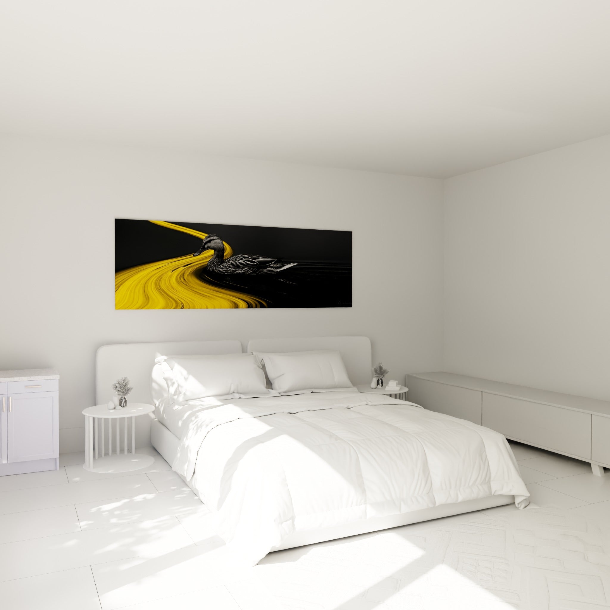 Volatile sombre entouré d'un sillage jaune vif, accroché au-dessus d'un lit dans une chambre claire