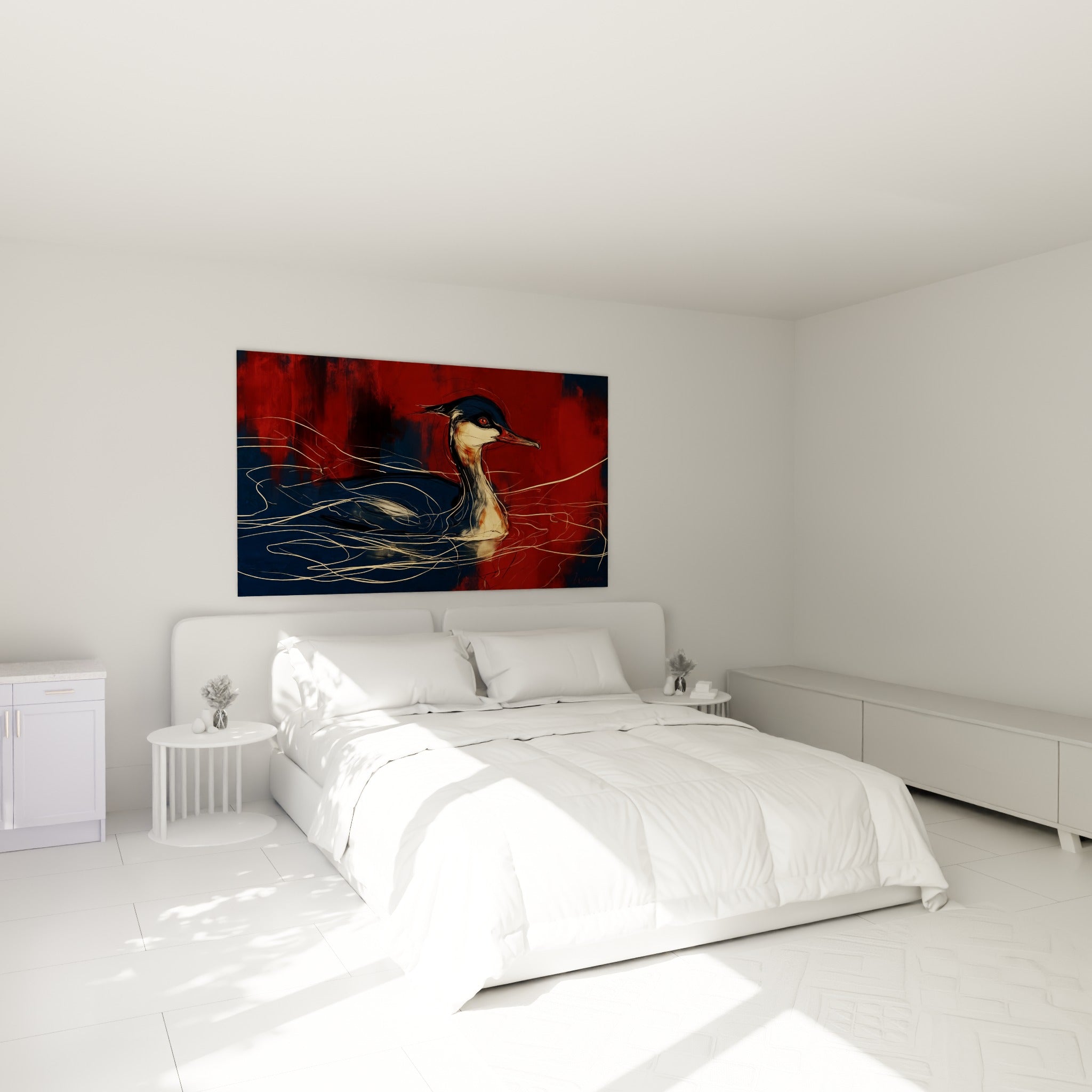 Canard aux tons anthracite et rouge profond accroché au-dessus d'un lit dans une chambre claire