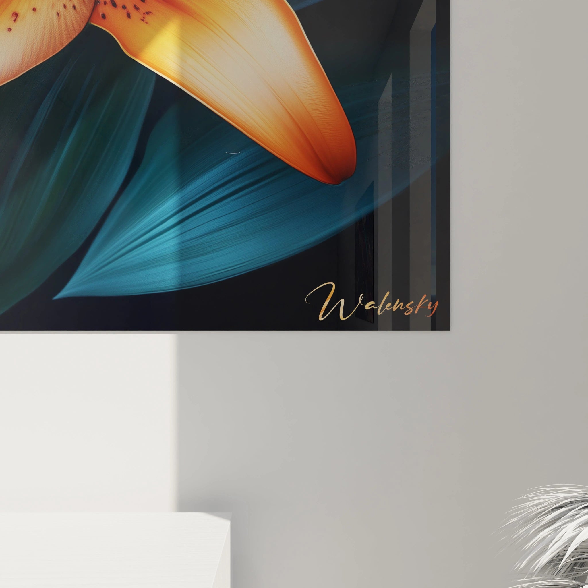 Un tableau canna nature composé de fleurs aux tons orange profond, entourées de feuilles vertes et contrastant avec un fond noir, avec des effets de lumiÚre subtils et des textures lisses et détaillées.