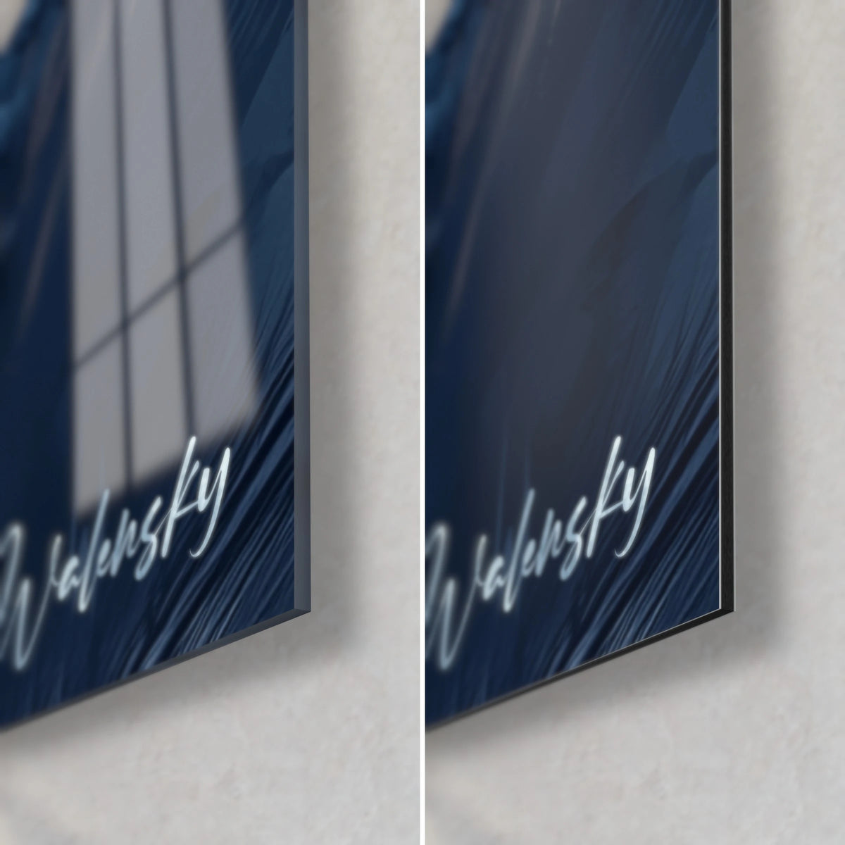 Tableau cervidé blanc, coin bas droit : verre acrylique brillant reflétant la fenêtre, alu Dibond mat bleu nuit, tranche de 3 mm