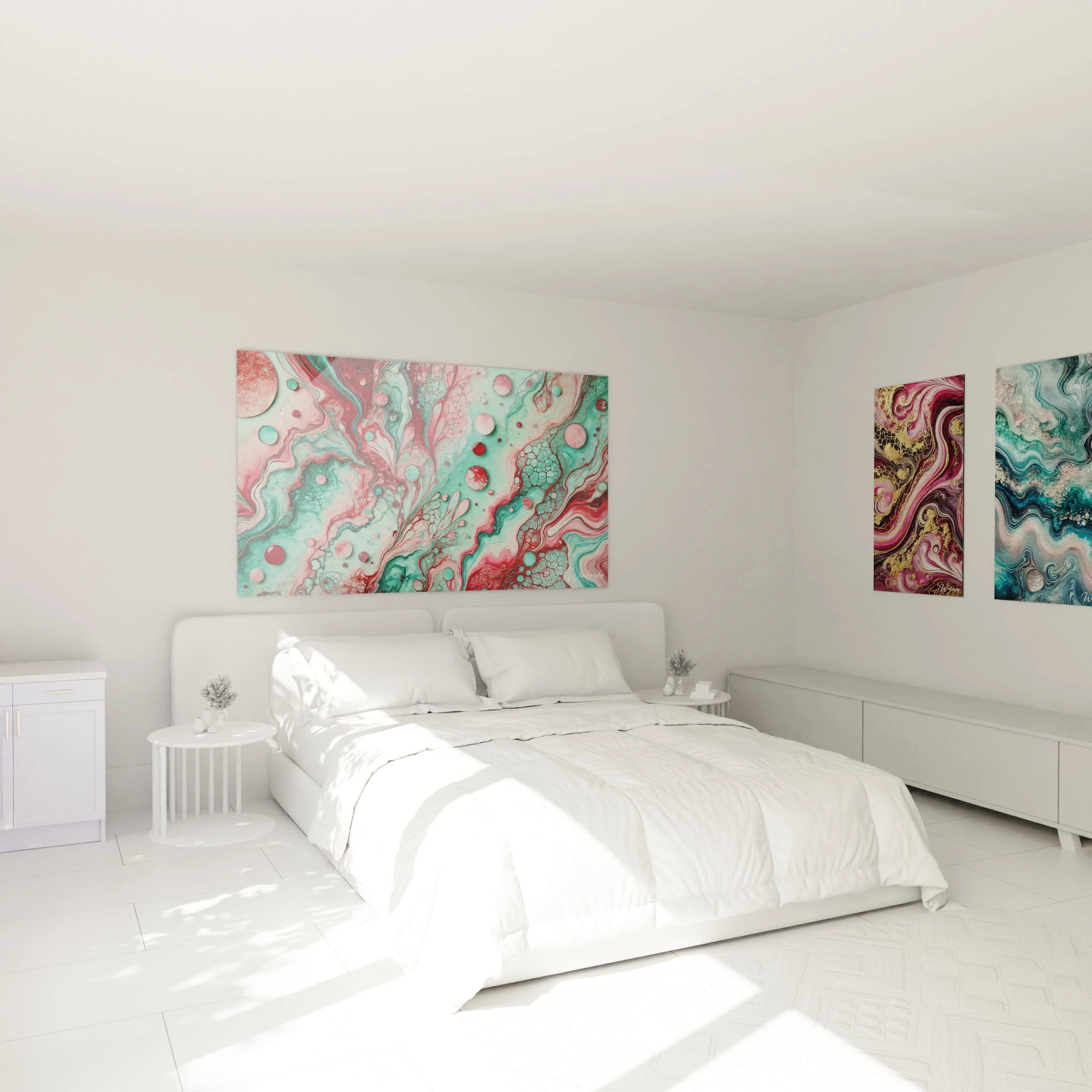 Tableau style epoxy suspendu au-dessus du lit dans une chambre moderne. Les couleurs contrastées entre rouge passionné et vert apaisant apportent à la pièce une ambiance sereine et vibrante.