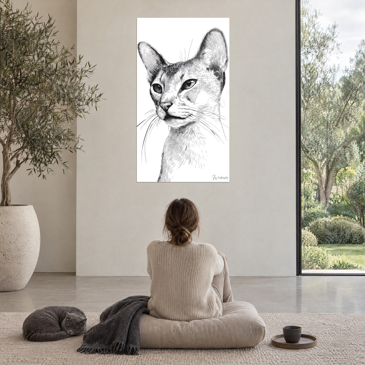 Cuadro perfil de abisinio en dibujo a tinta, blanco y negro, salón tranquilo, gran ventanal sobre olivos, gato gris tumbado
