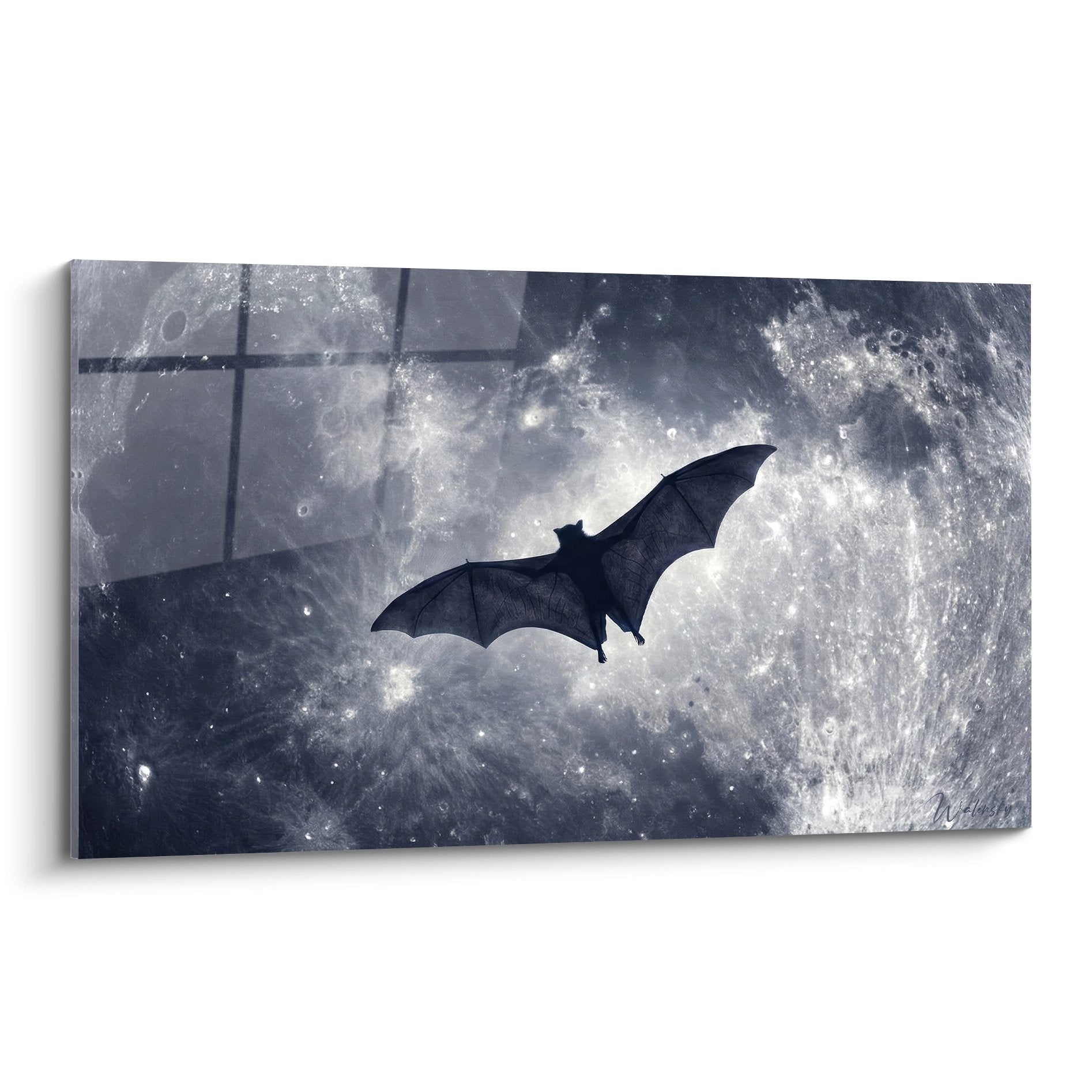 Tableau chauve-souris silhouette noire volant devant lune argentee crateres visibles fond gris mystique