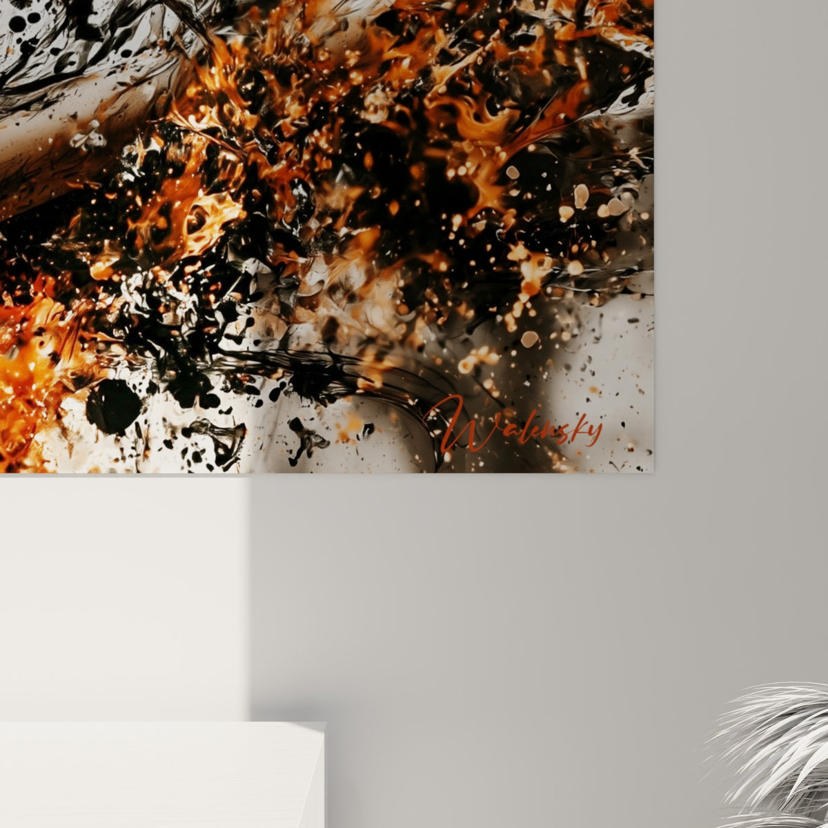 Grain de la toile révélant les coulures orange brûlé et les empâtements noirs de la tenue de cheerleader