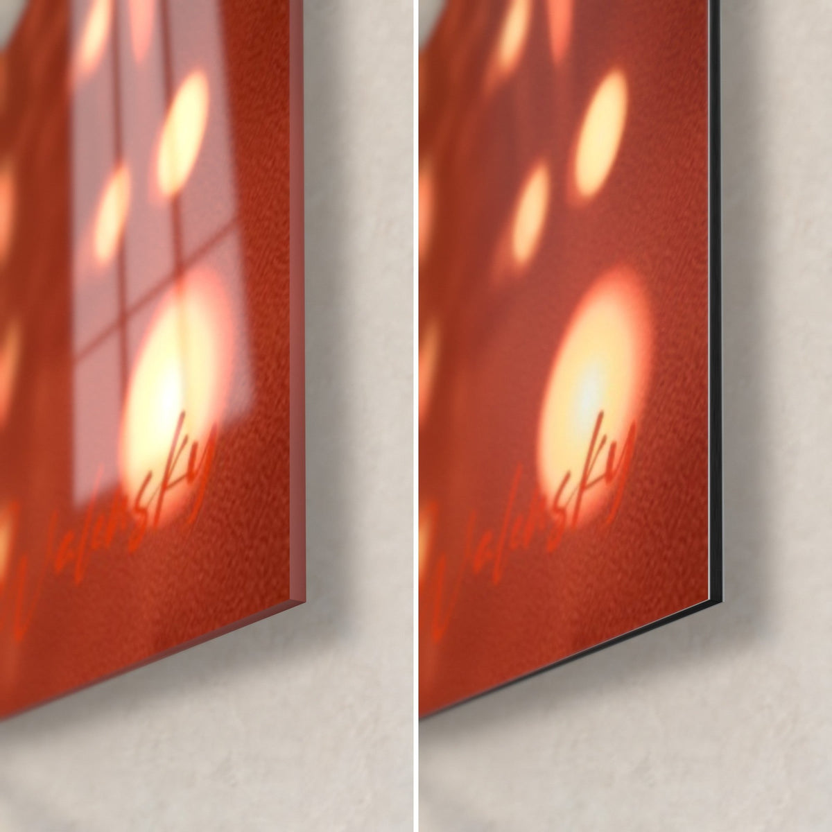 Tableau cheerleaders sur fond orange vif, coin bas droit : verre acrylique brillant à gauche, alu Dibond mat à droite, tranche 3 mm