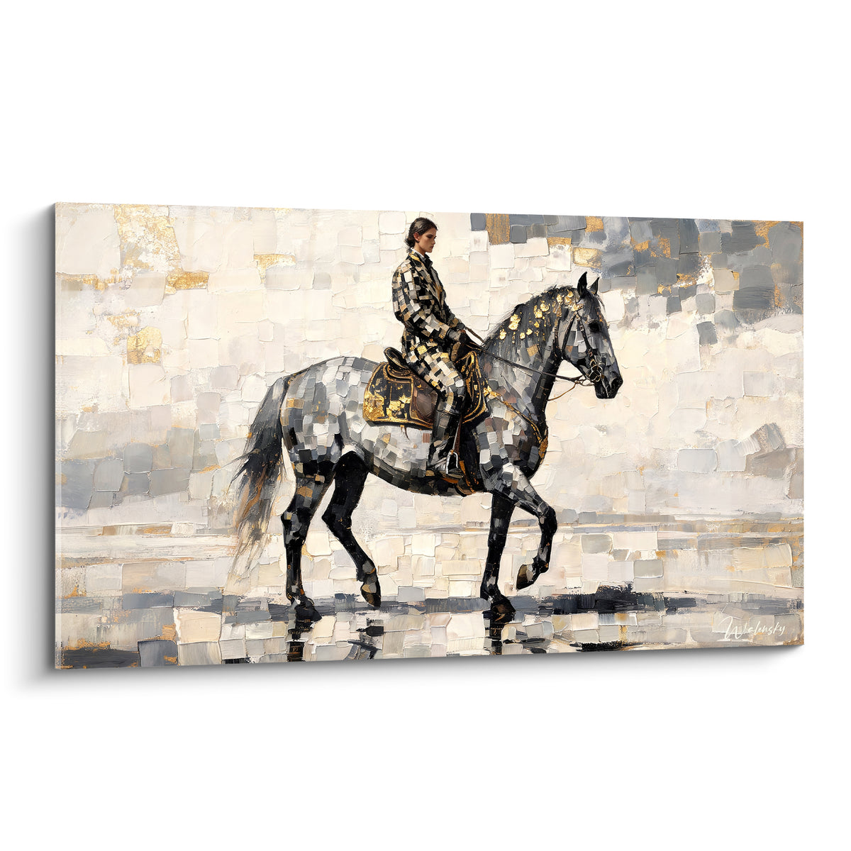 Cheval gris et doré porté par un cavalier élégant, robe texturée en mosaïque sur fond clair