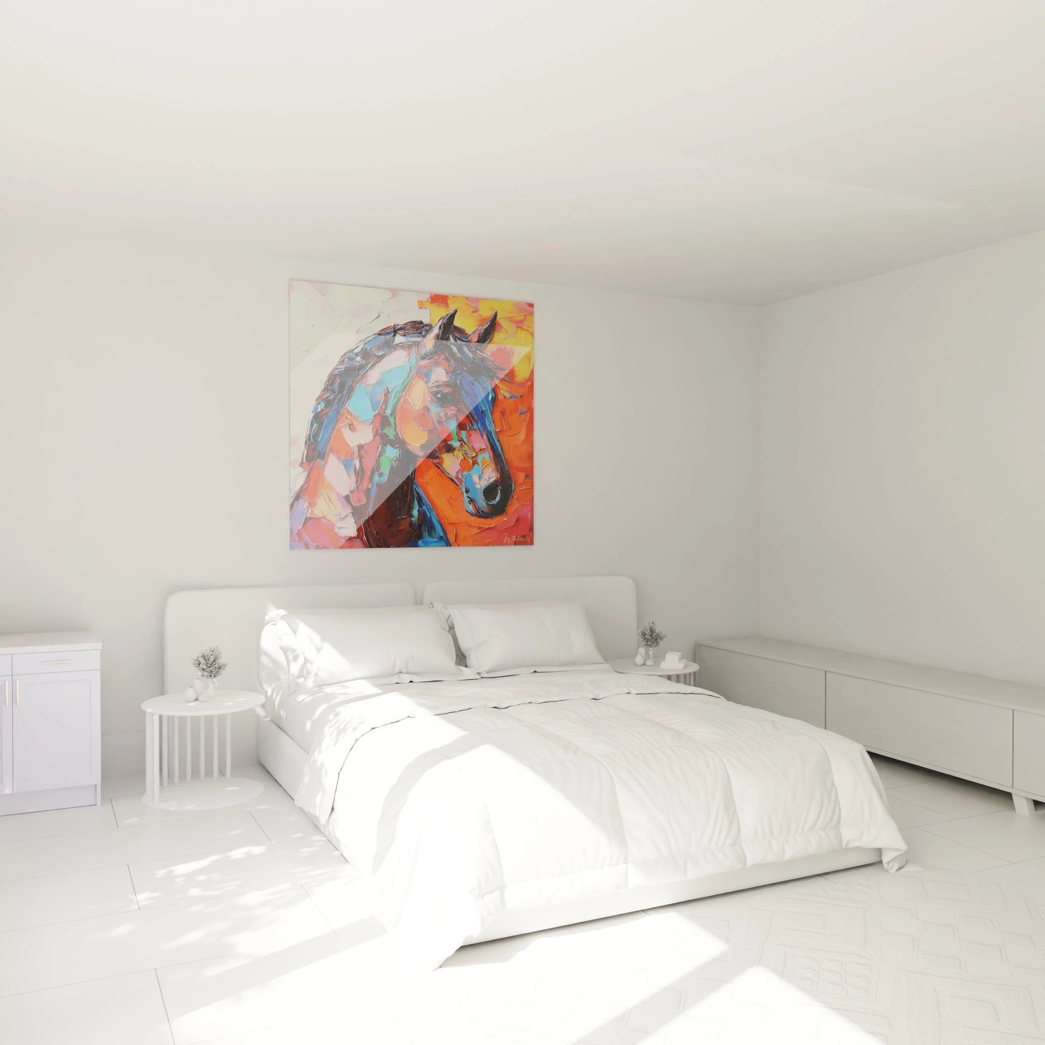 Tableau cheval Walensky coloré accroché au mur d'une chambre moderne avec lit blanc