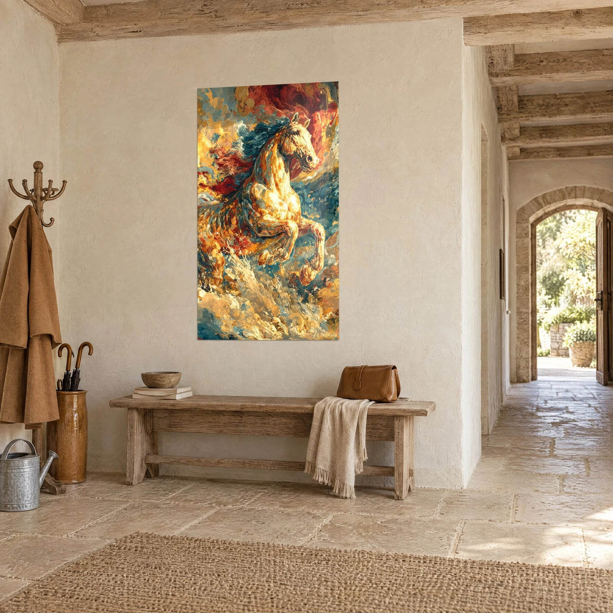 Quadro Destriero biondo impennato sulle zampe posteriori, schiuma color zafferano e onde blu petrolio, appeso nell'ingresso in pietra di una casa di campagna