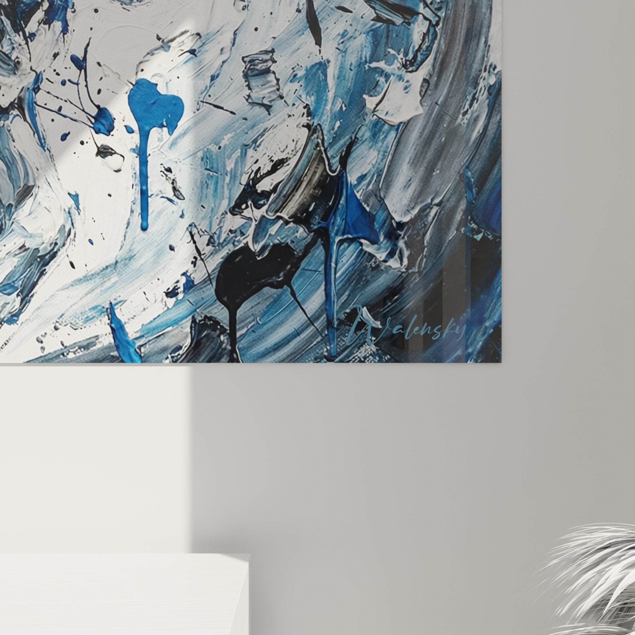 Vue d'ensemble du tableau husky sibérien dans un intérieur contemporain avec mobilier scandinave